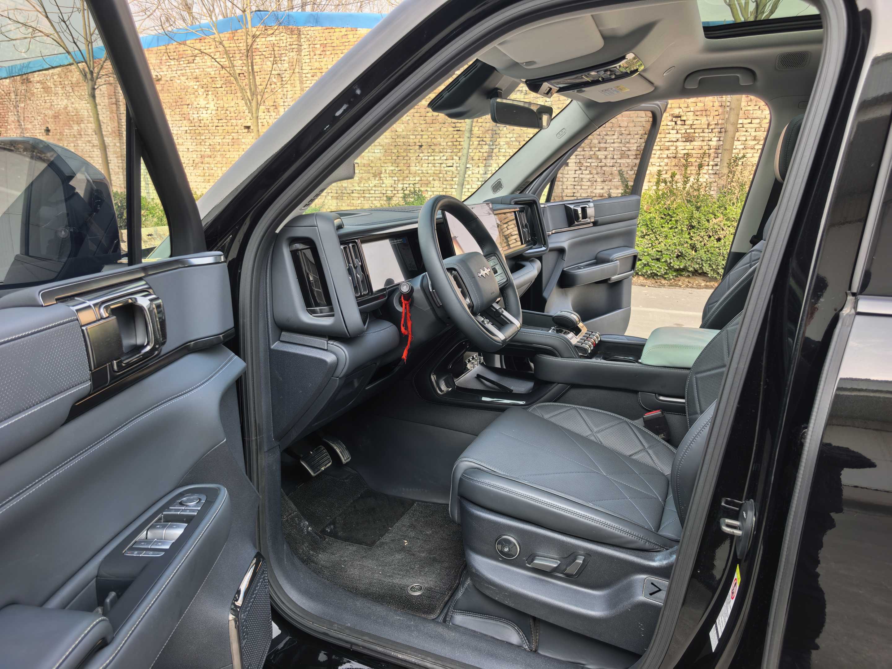 FangChengBao Leopard 5 2025 car image #7