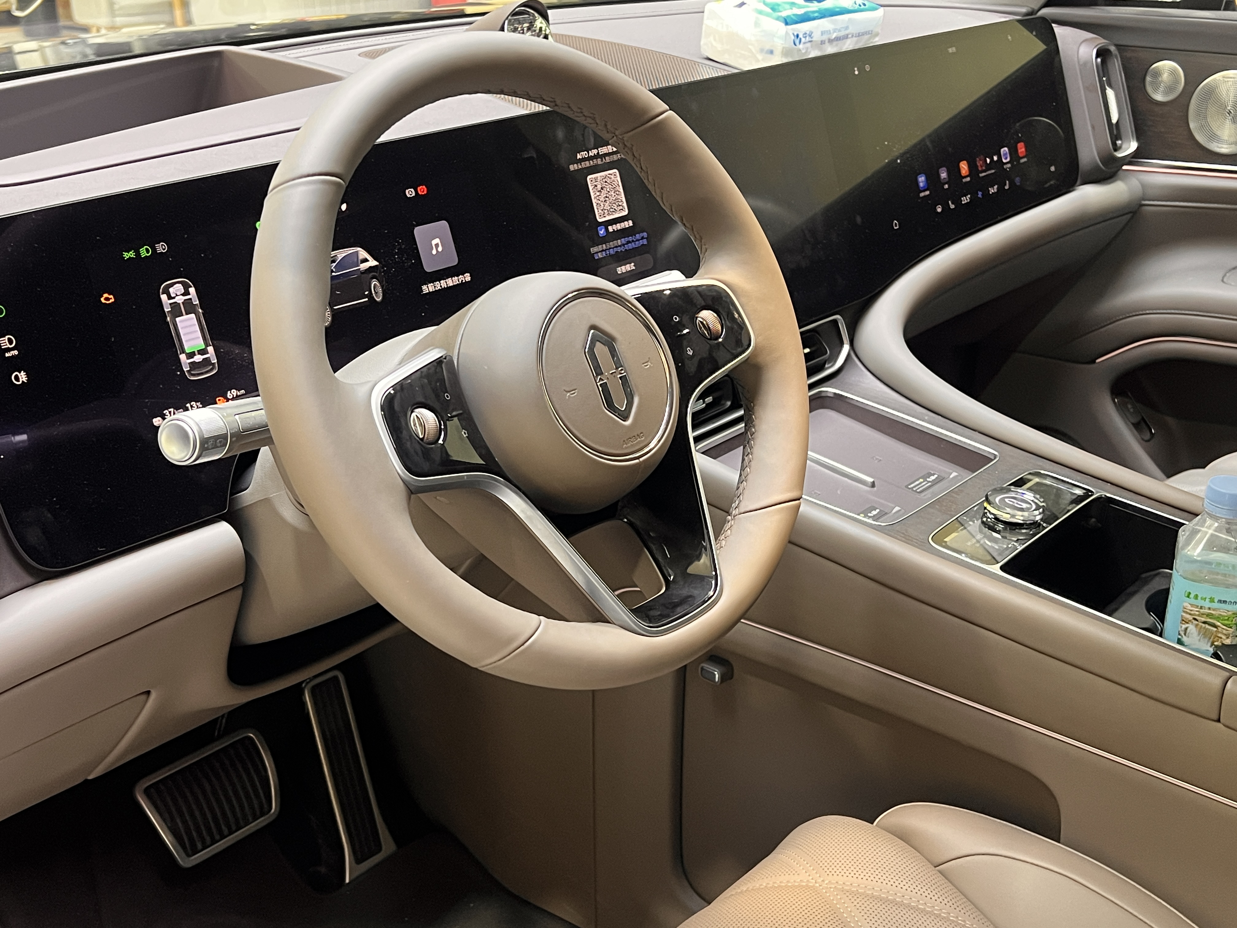 2025 car image #7