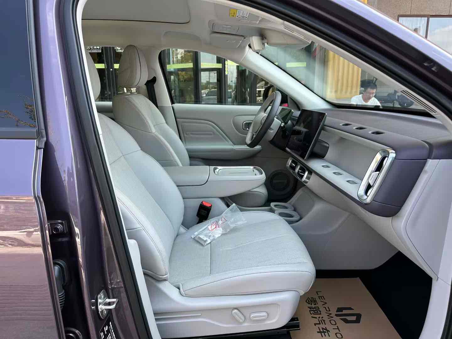 零跑汽车 零跑B10 2025 汽车图片 #7