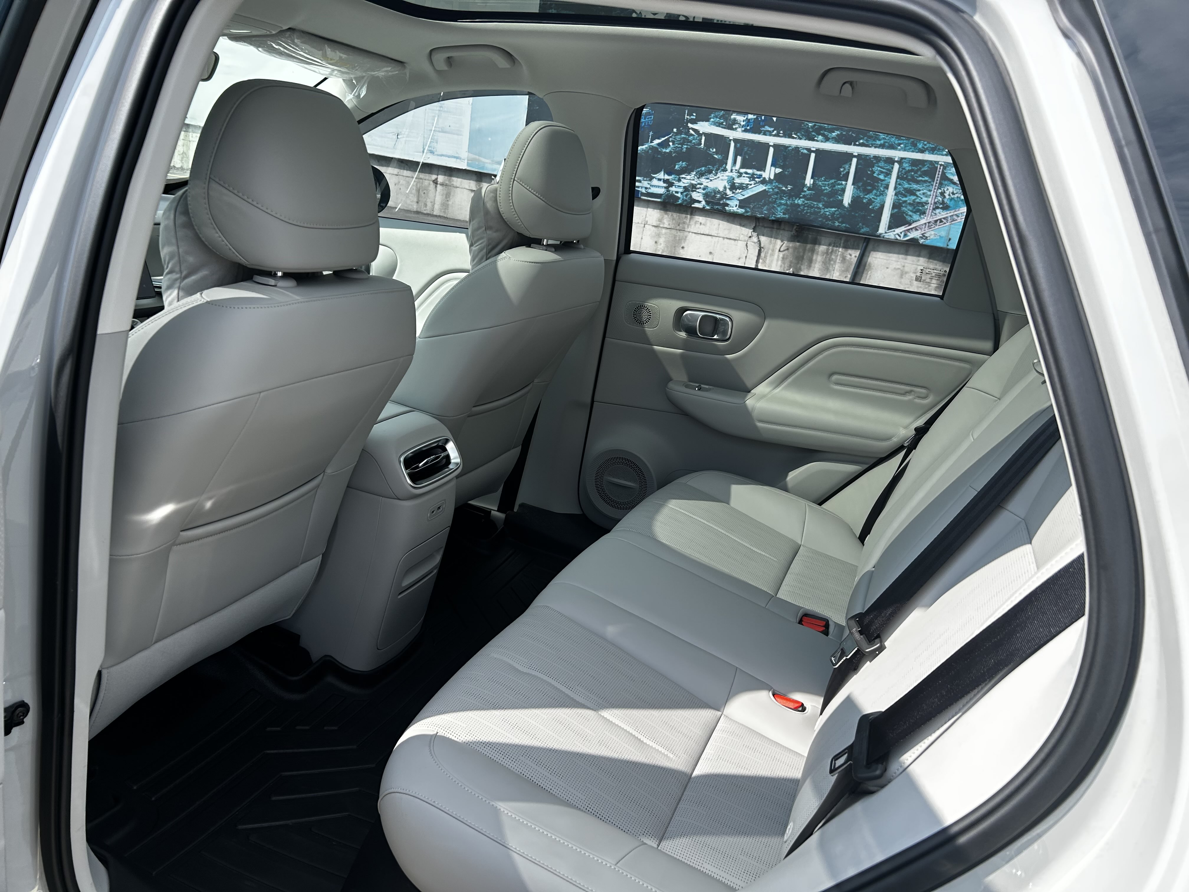 零跑汽车 零跑B10 2025 汽车图片 #7