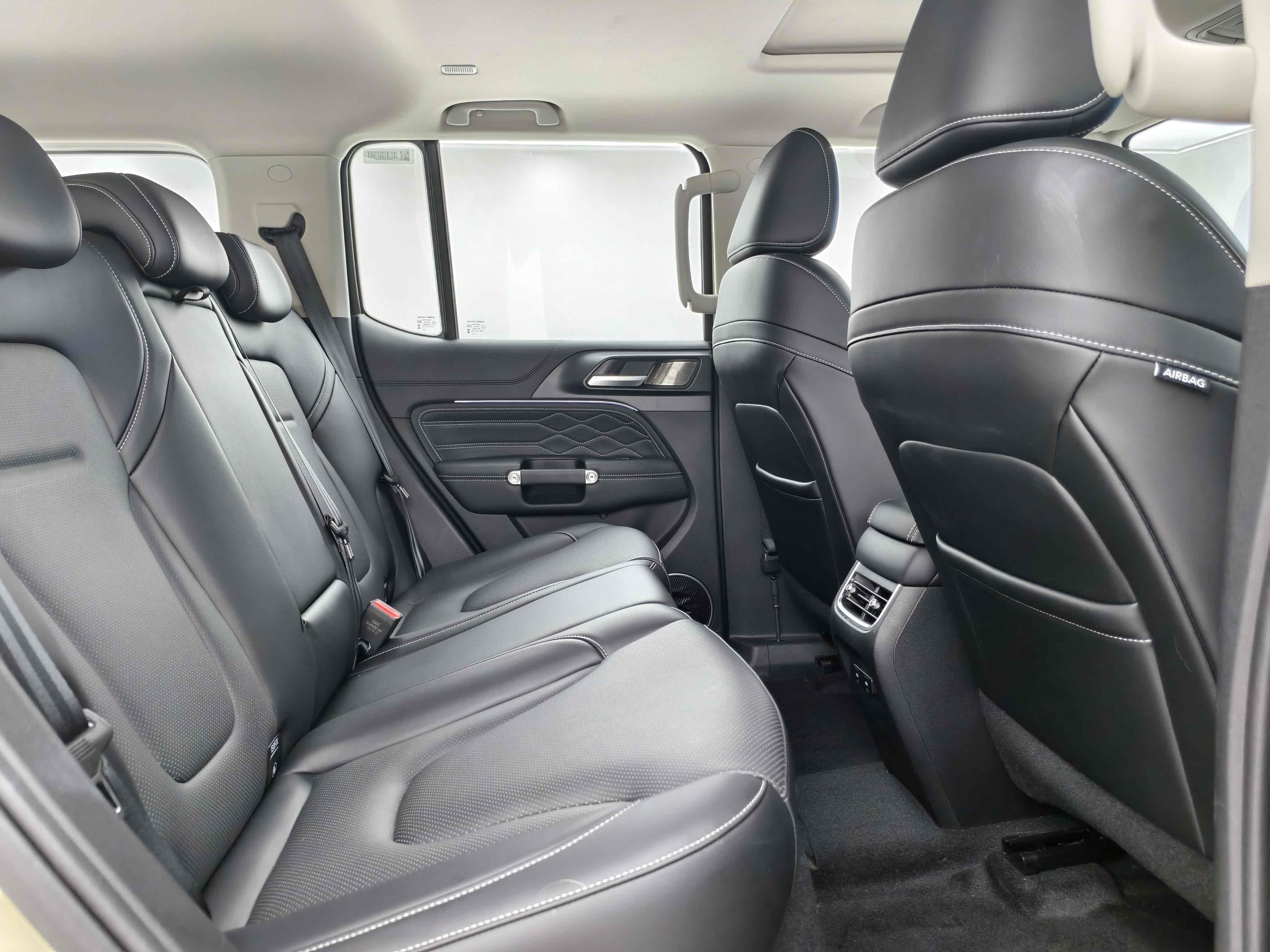 Tank 300 New Energy 2025 #7 Tank 300 New Energy 2025 car image #7