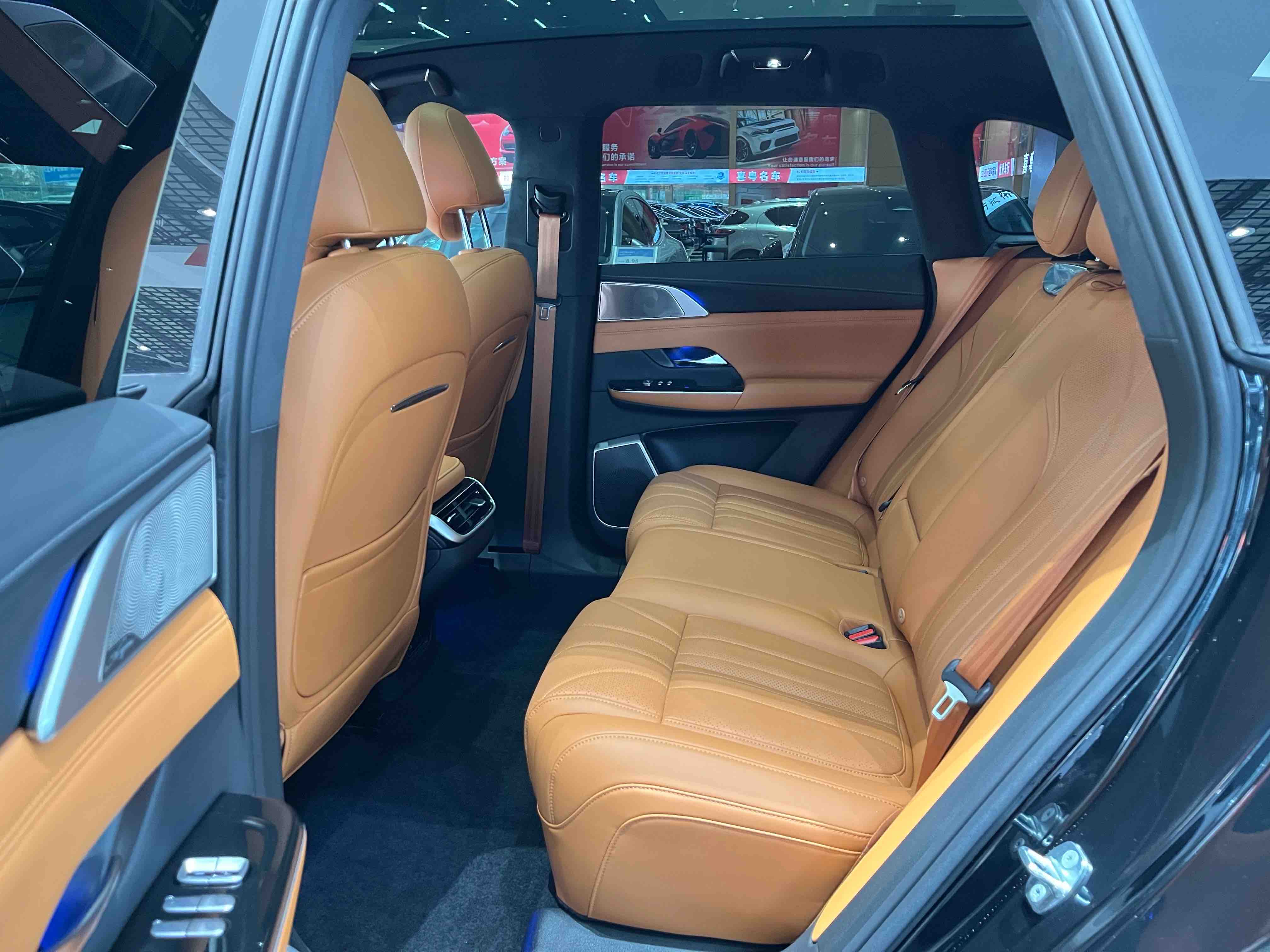 Xpeng G9 2025 صورة سيارة #7