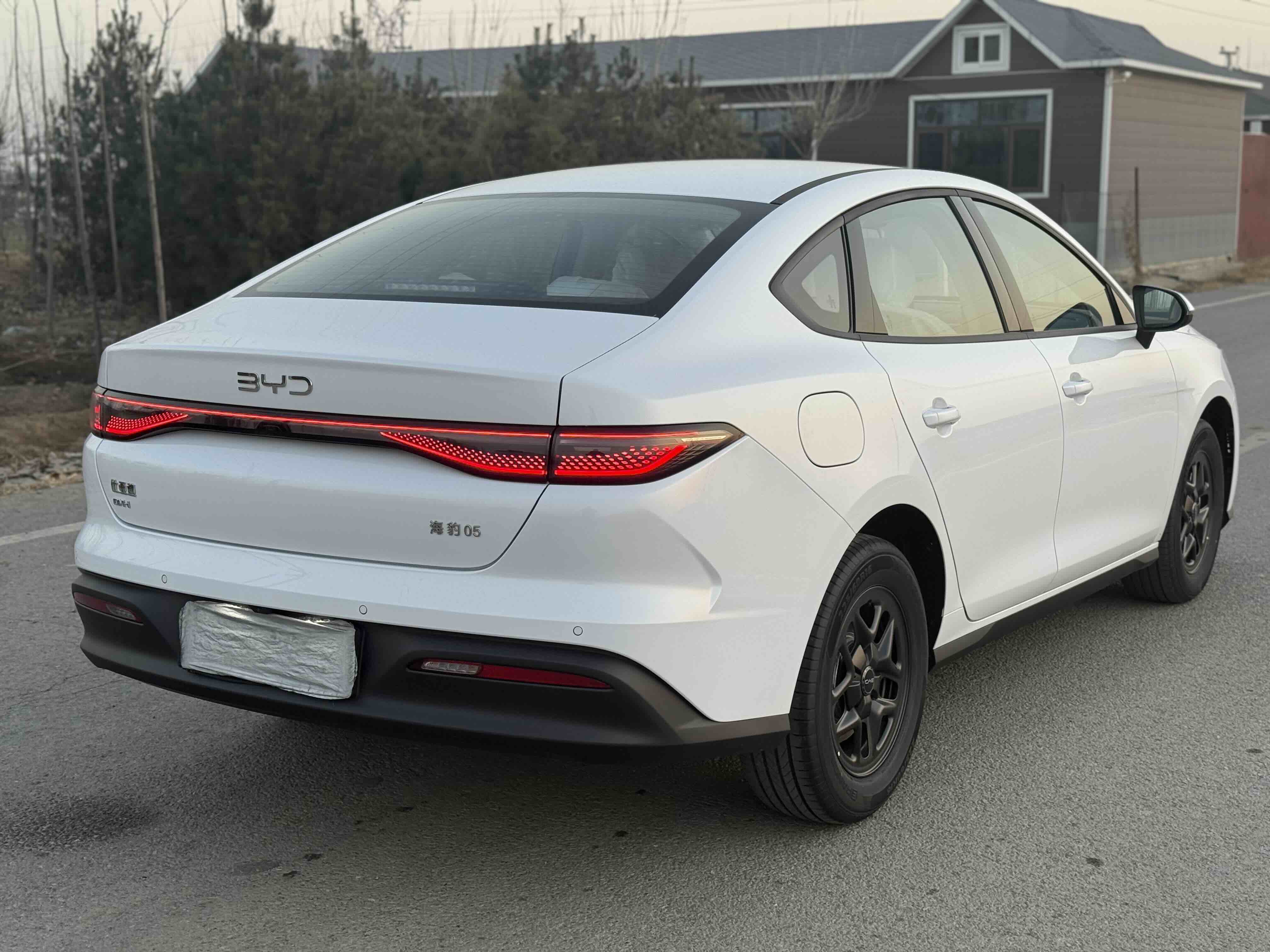 BYD Seal 05 DM-i 2025 #7 BYD Seal 05 DM-i 2025 car image #7