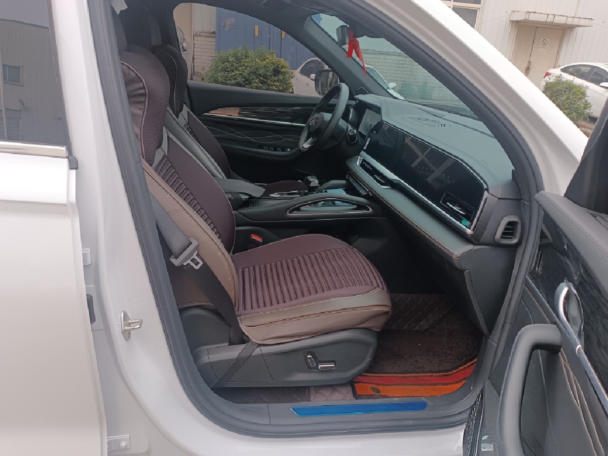 GEELY Monjaro 2025 car image #7