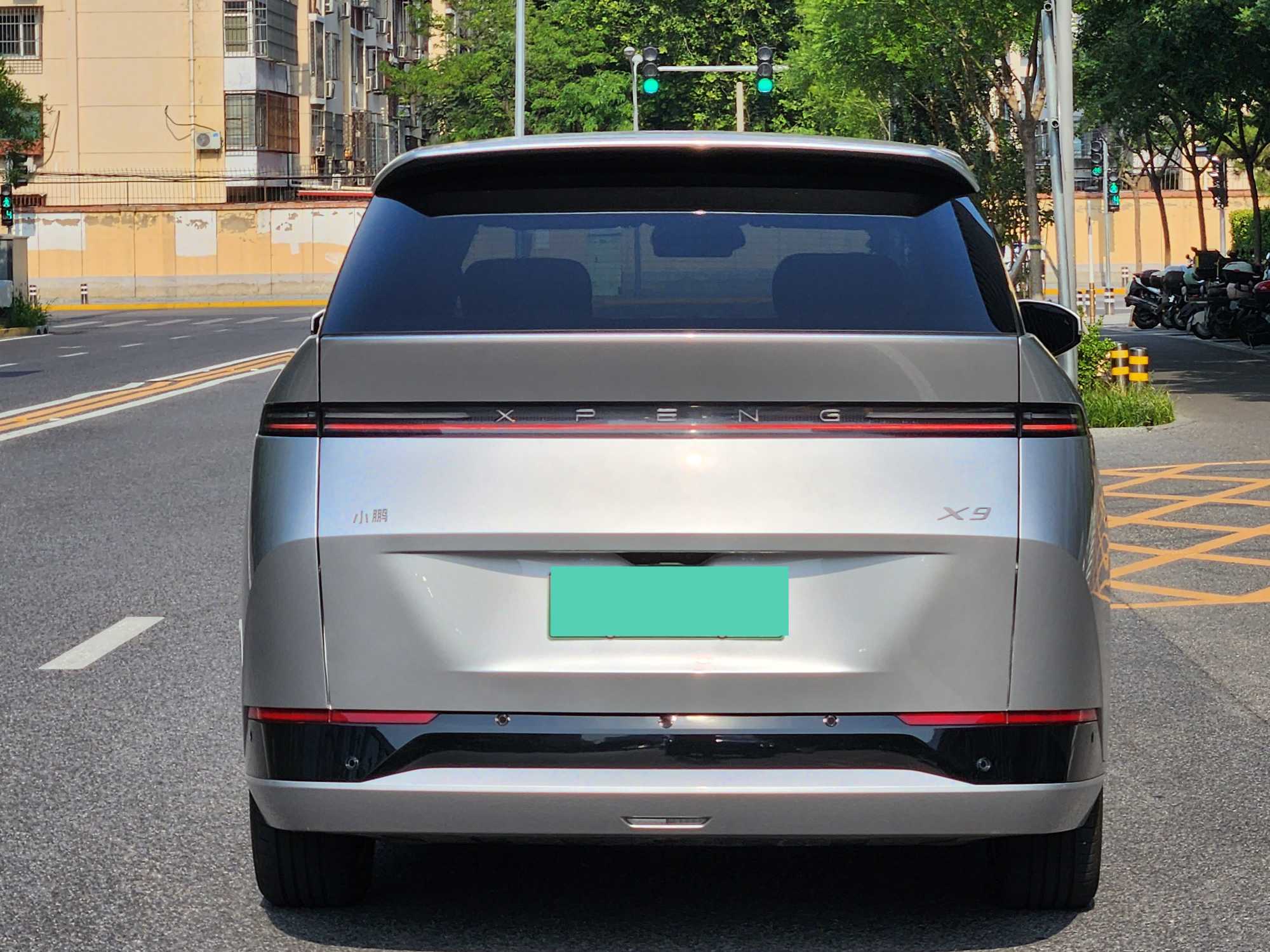 Xpeng X9 2025 imagem de carro #7