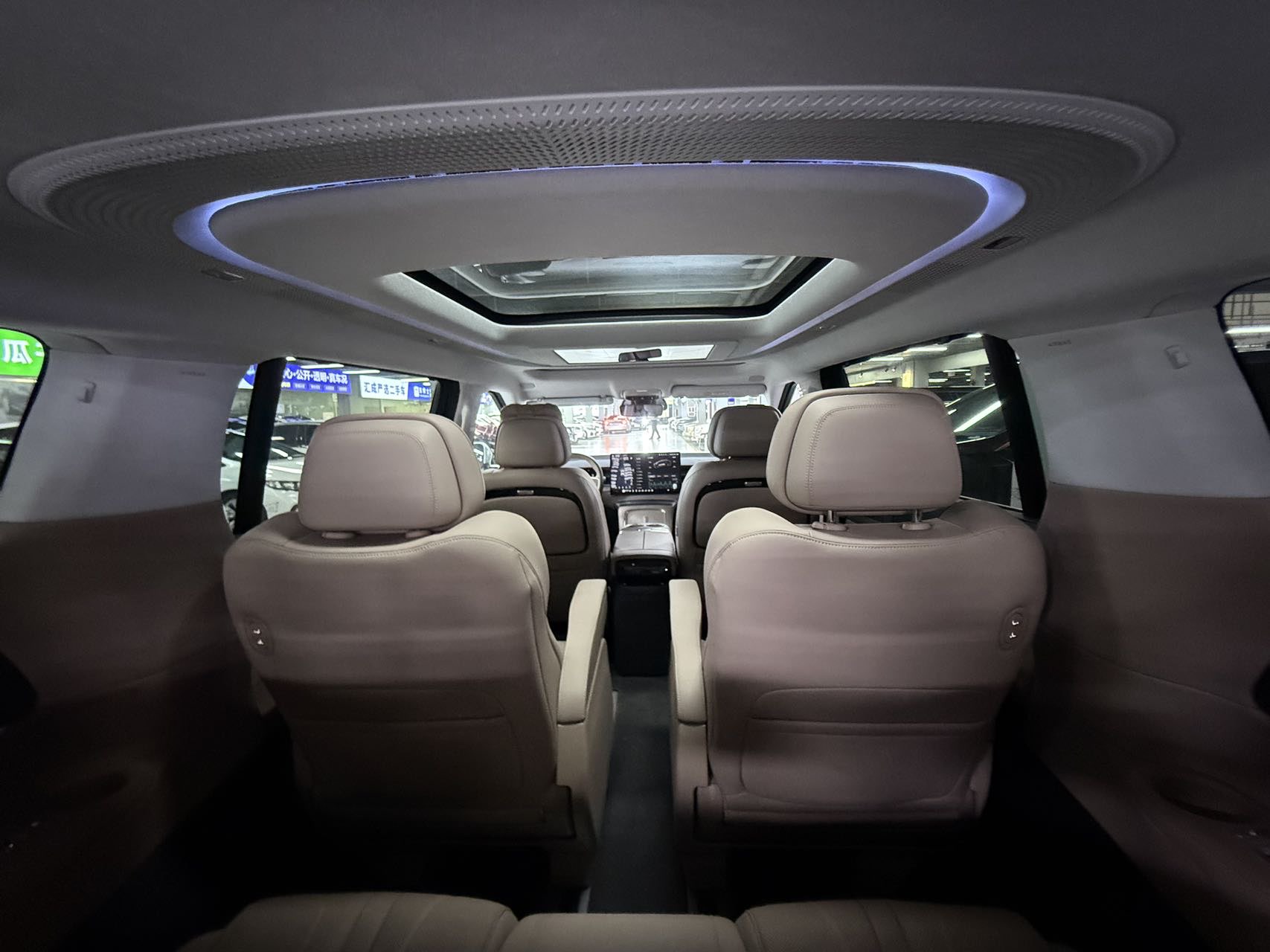 Xpeng X9 2025 immagine di auto #7