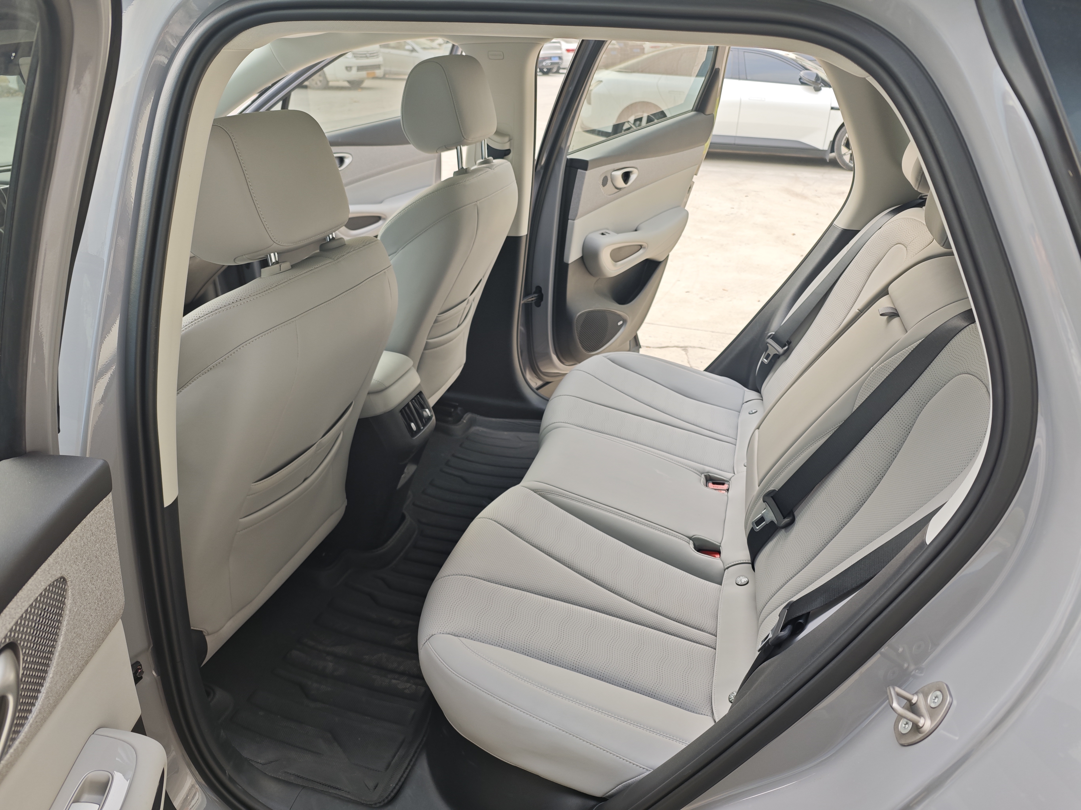 BYD Sea Lion 05 EV 2025 #7 BYD Sea Lion 05 EV 2025 car image #7