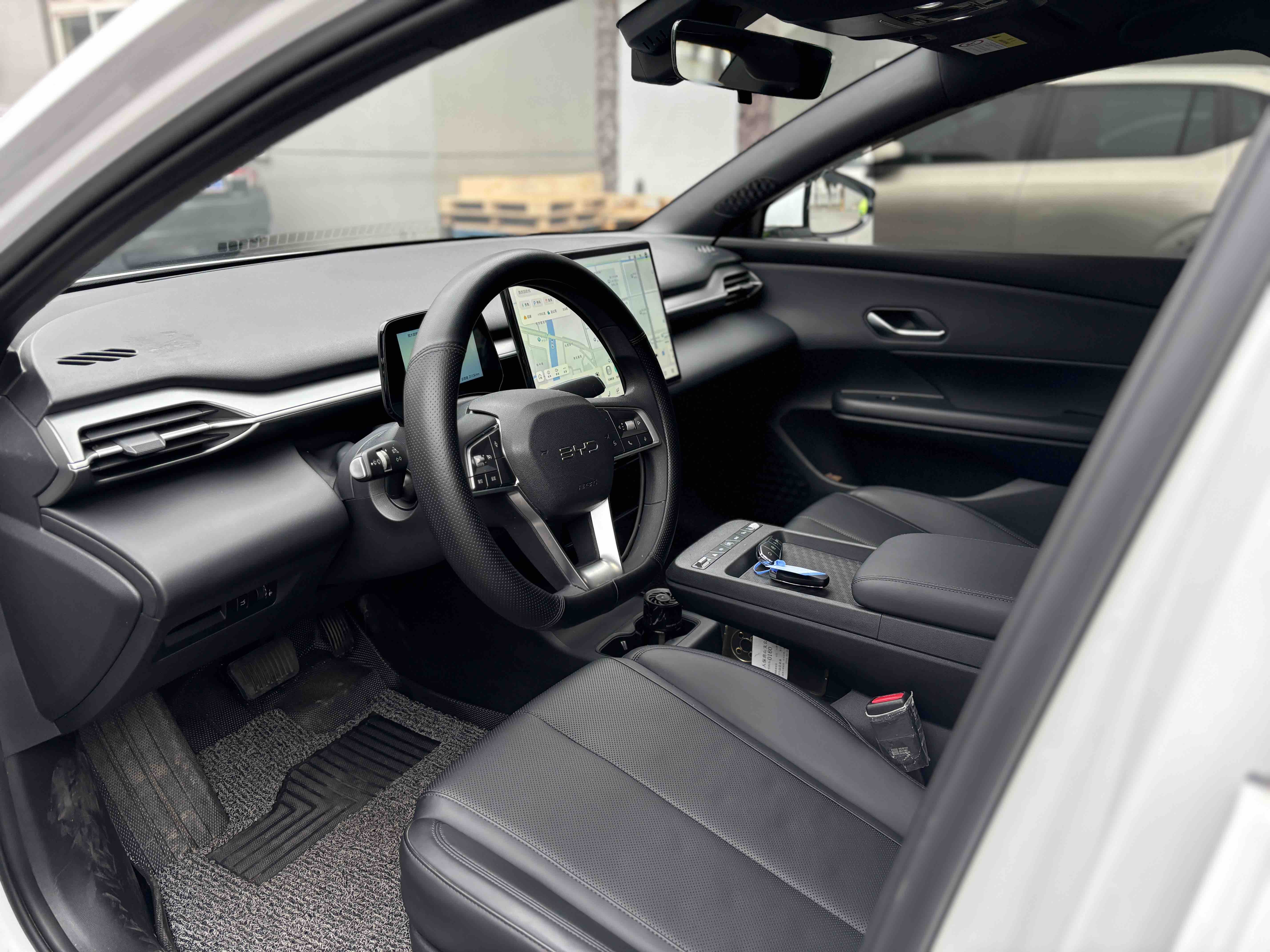 BYD e7 2025 immagine di auto #7