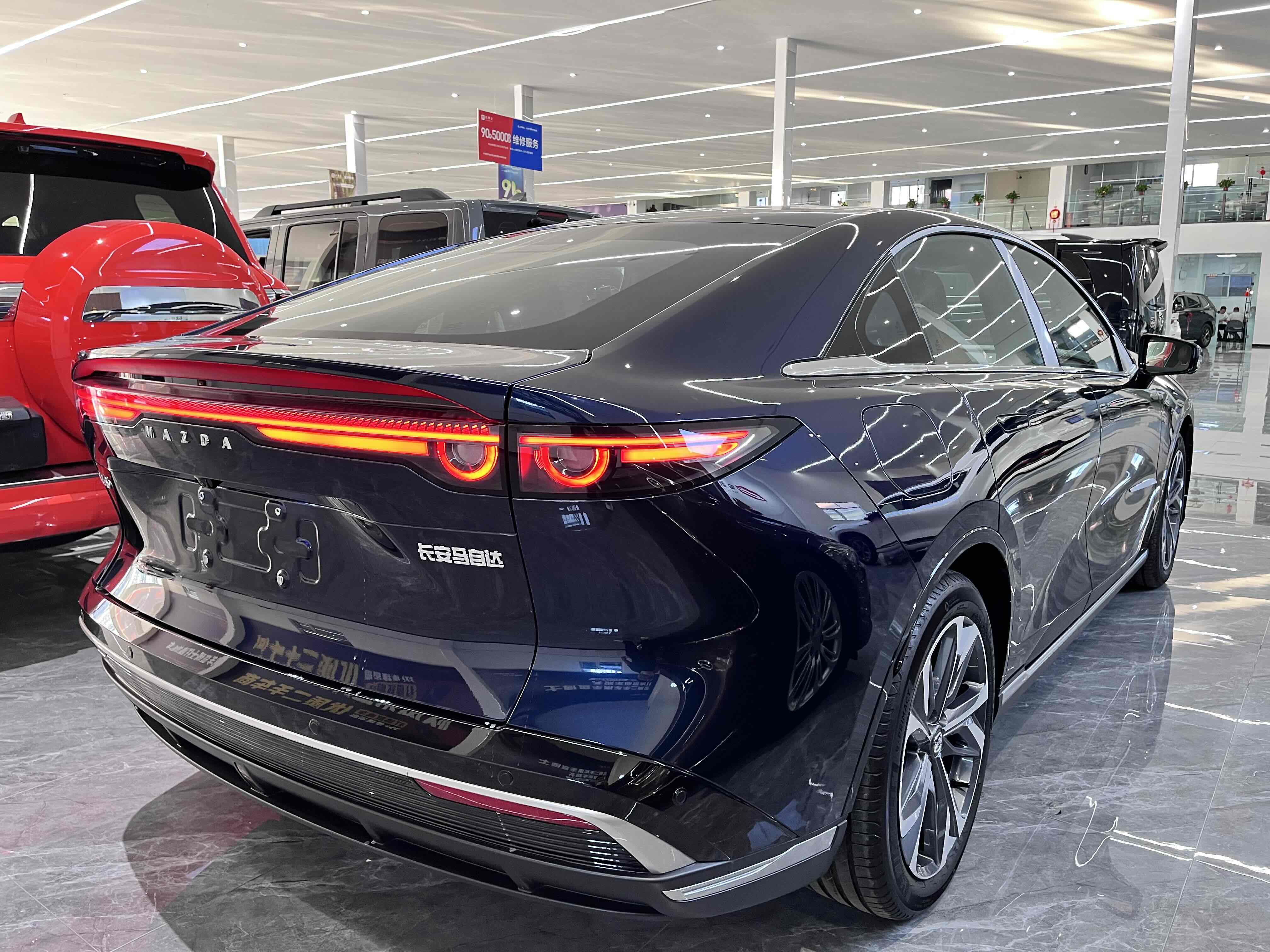 Mazda EZ-6 2025 صورة سيارة #7