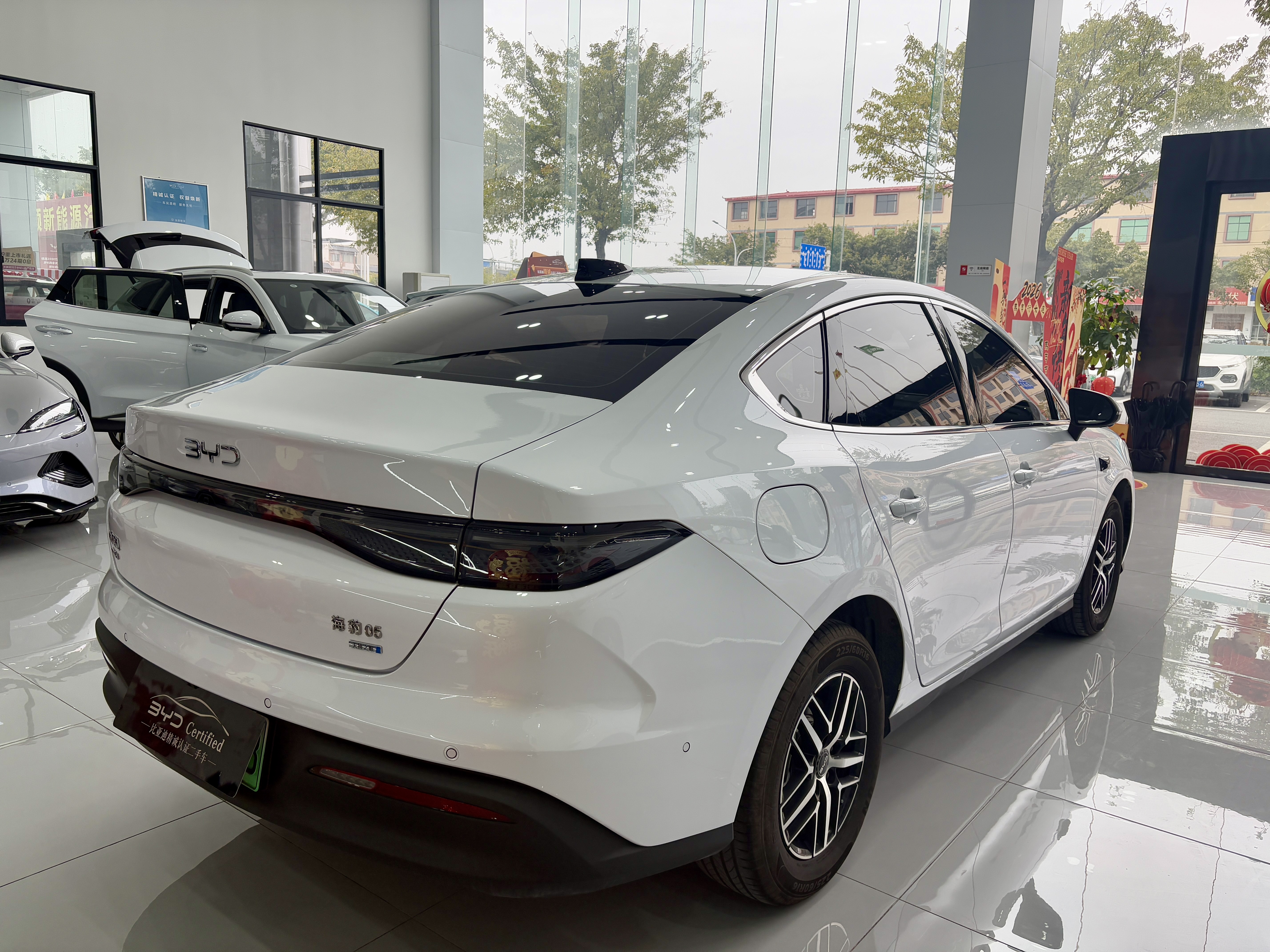 BYD Seal 05 DM-i 2025 car image #7