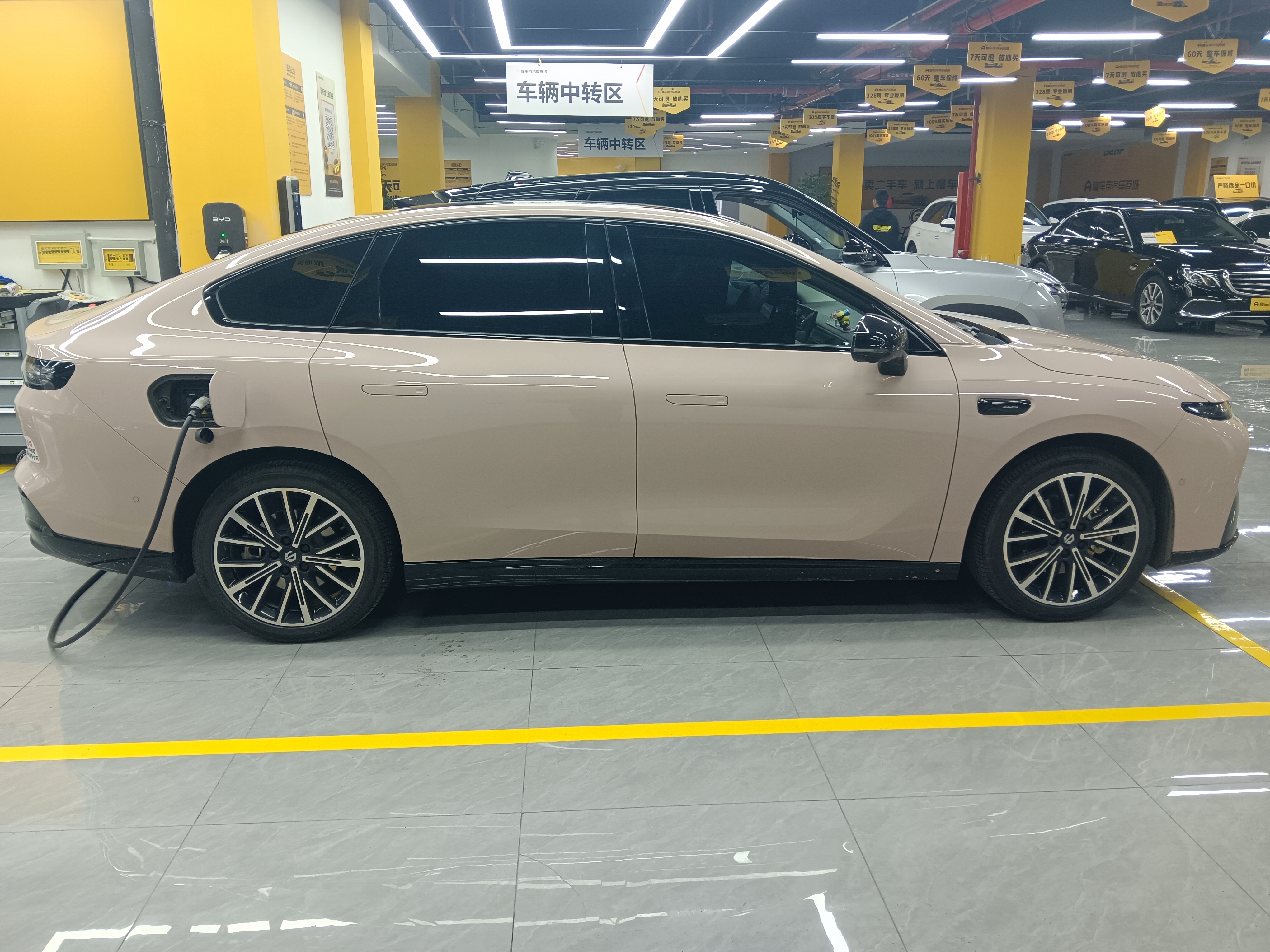 零跑汽车 零跑B01 2025 汽车图片 #7