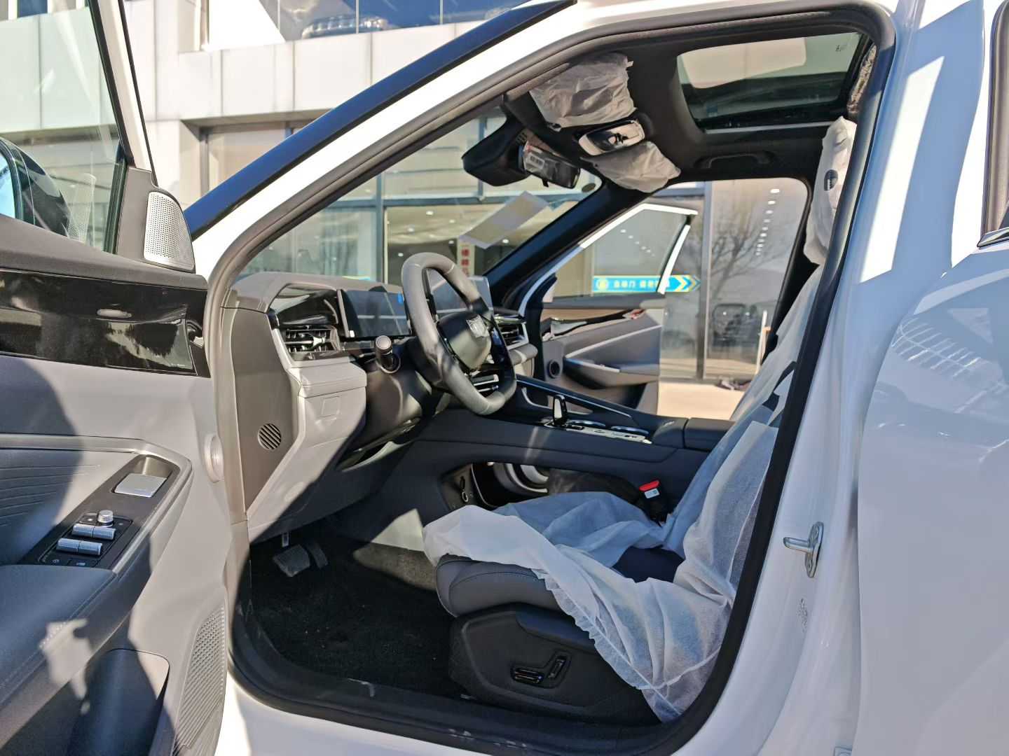 GEELY Boyue 2026 car image #7