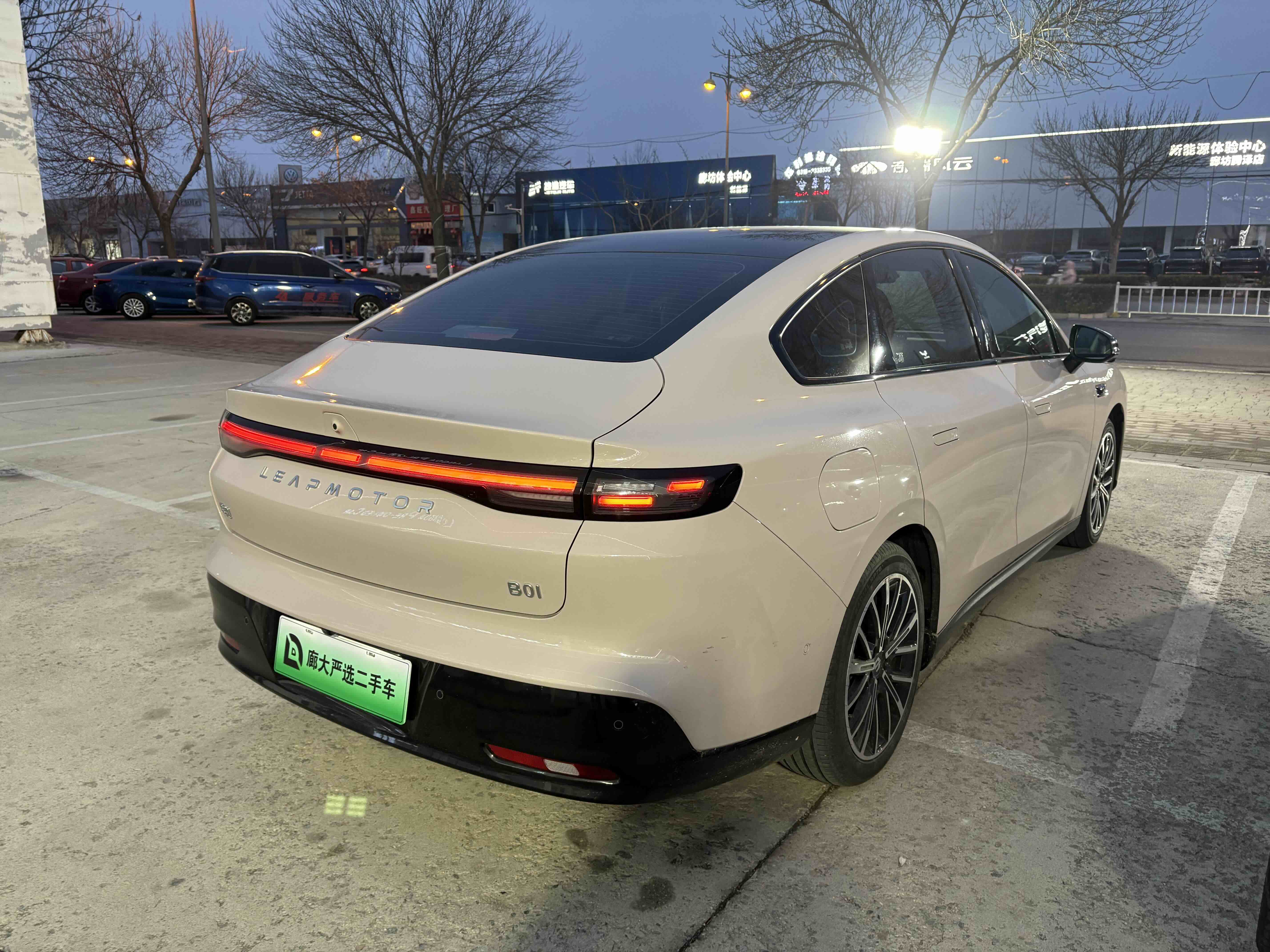 零跑汽车 零跑B01 2025 汽车图片 #7