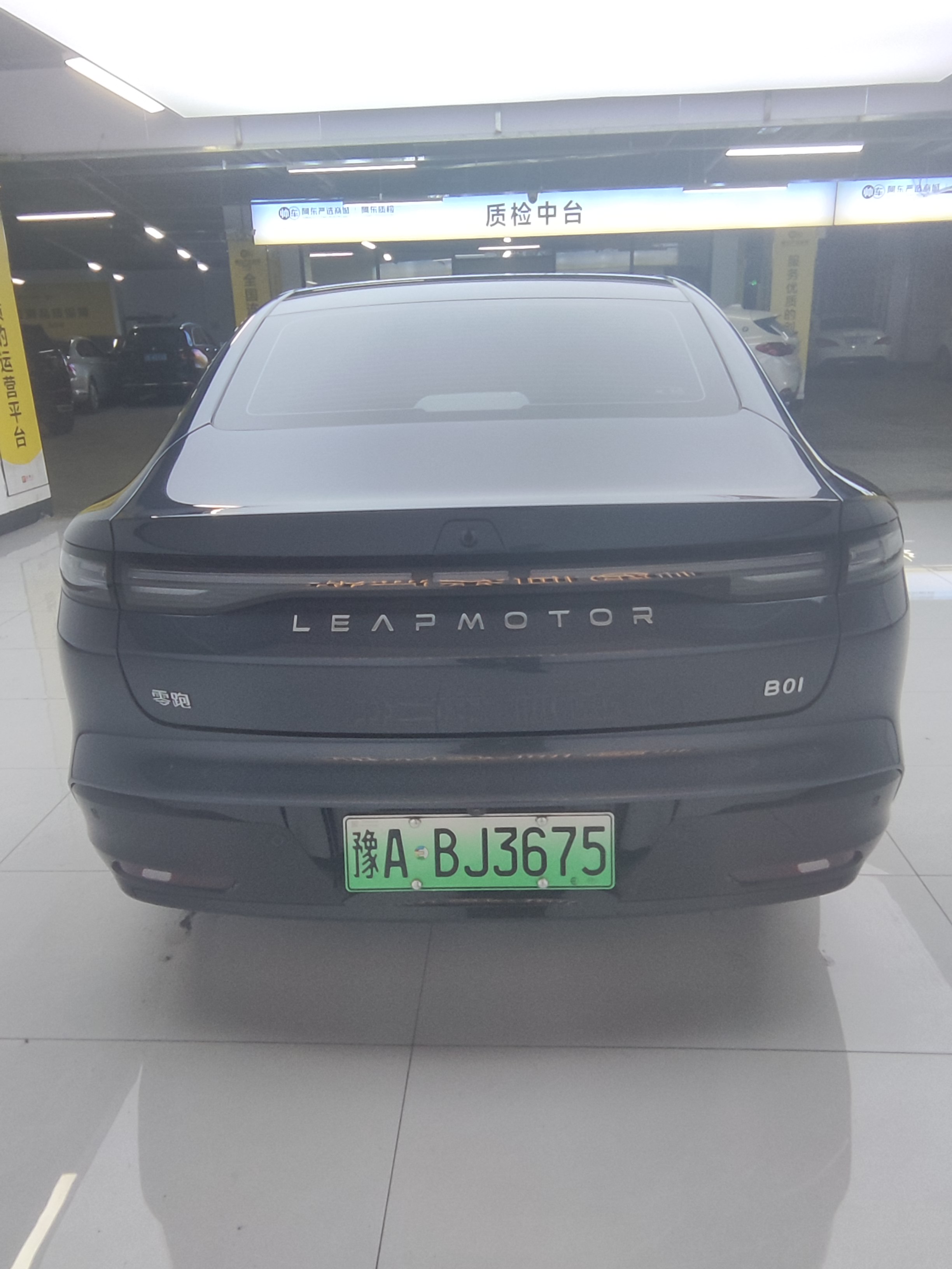 零跑汽车 零跑B01 2025 汽车图片 #7