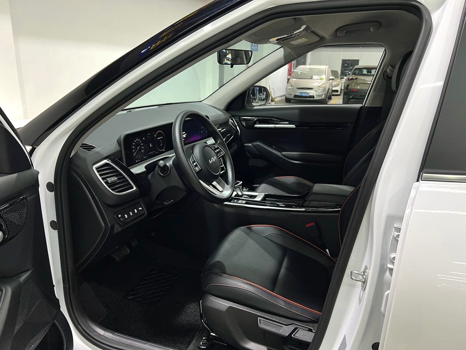 Kia Seltos 2025 imagen de coche #7