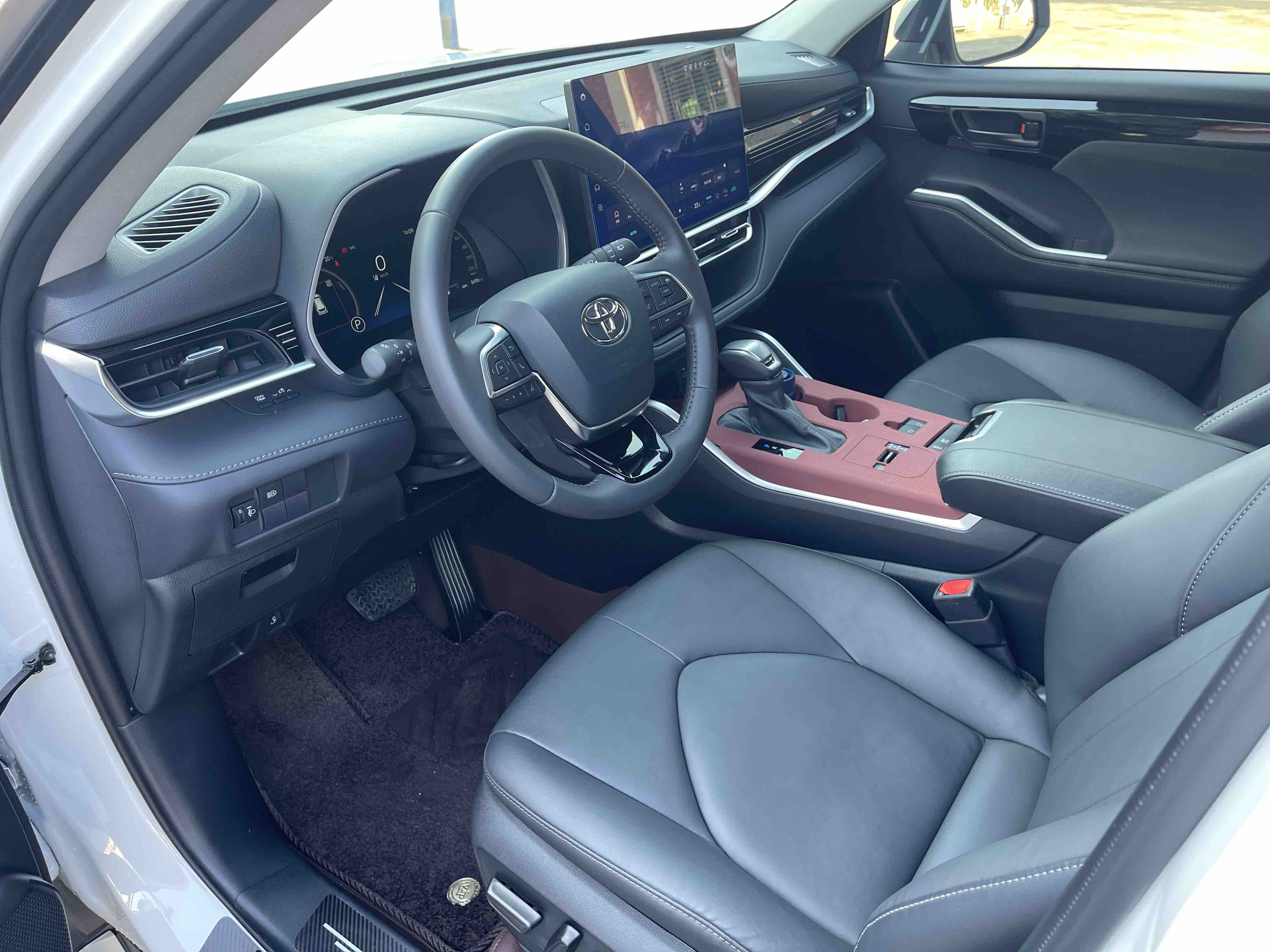 Toyota Highlander 2025 car image #7