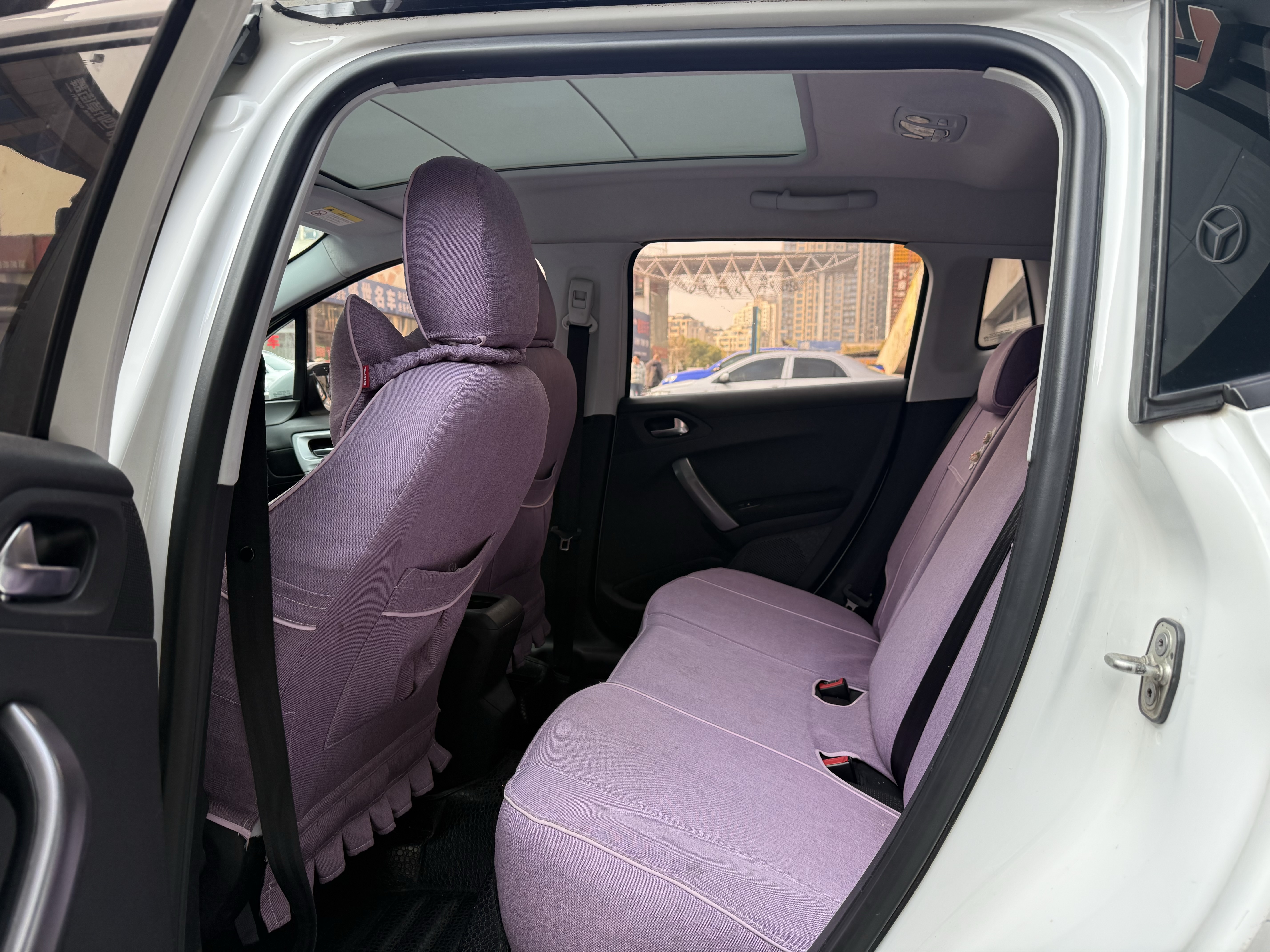 Peugeot 2008 2014 car image #7