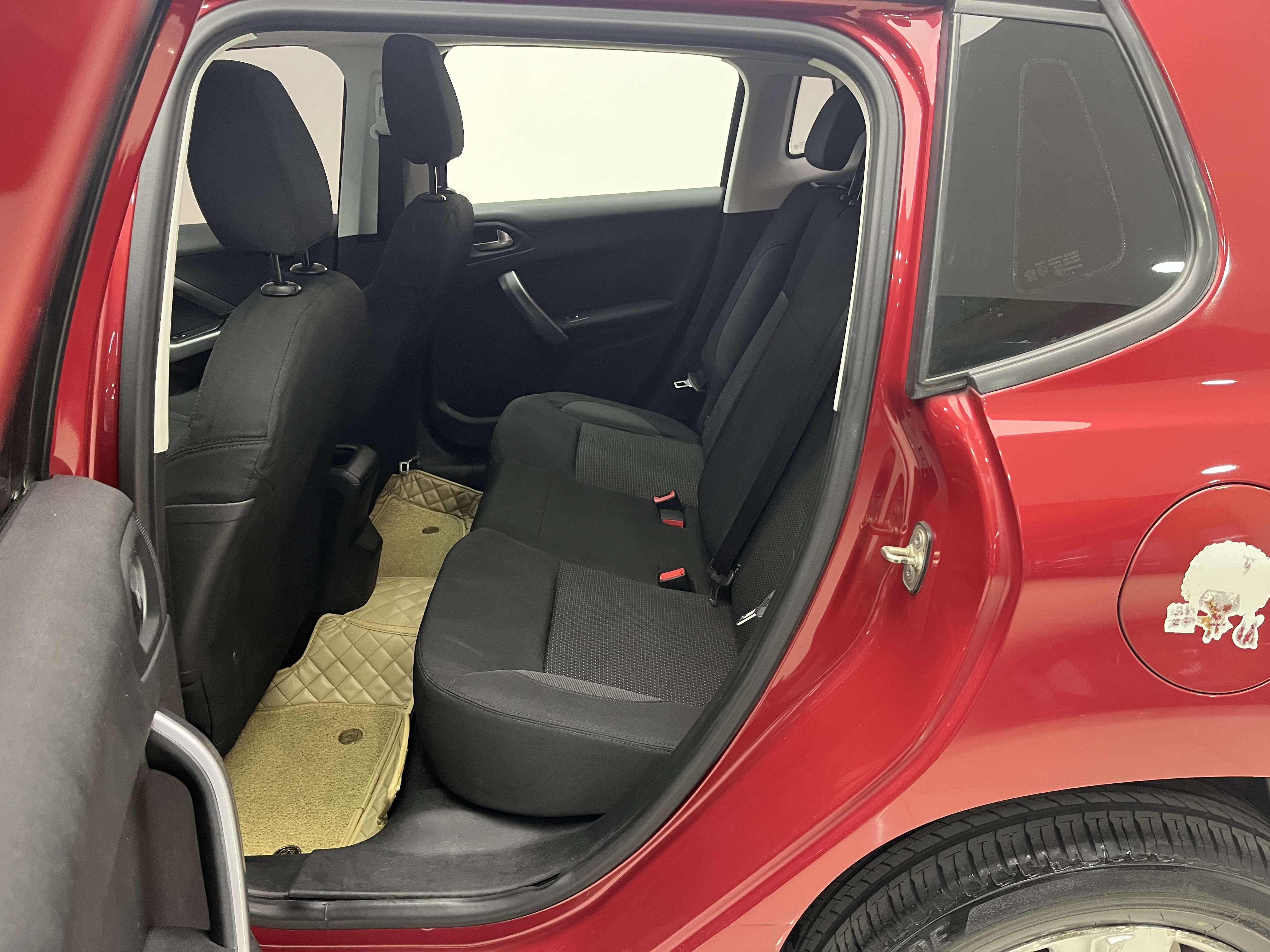 Peugeot 2008 2015 car image #7