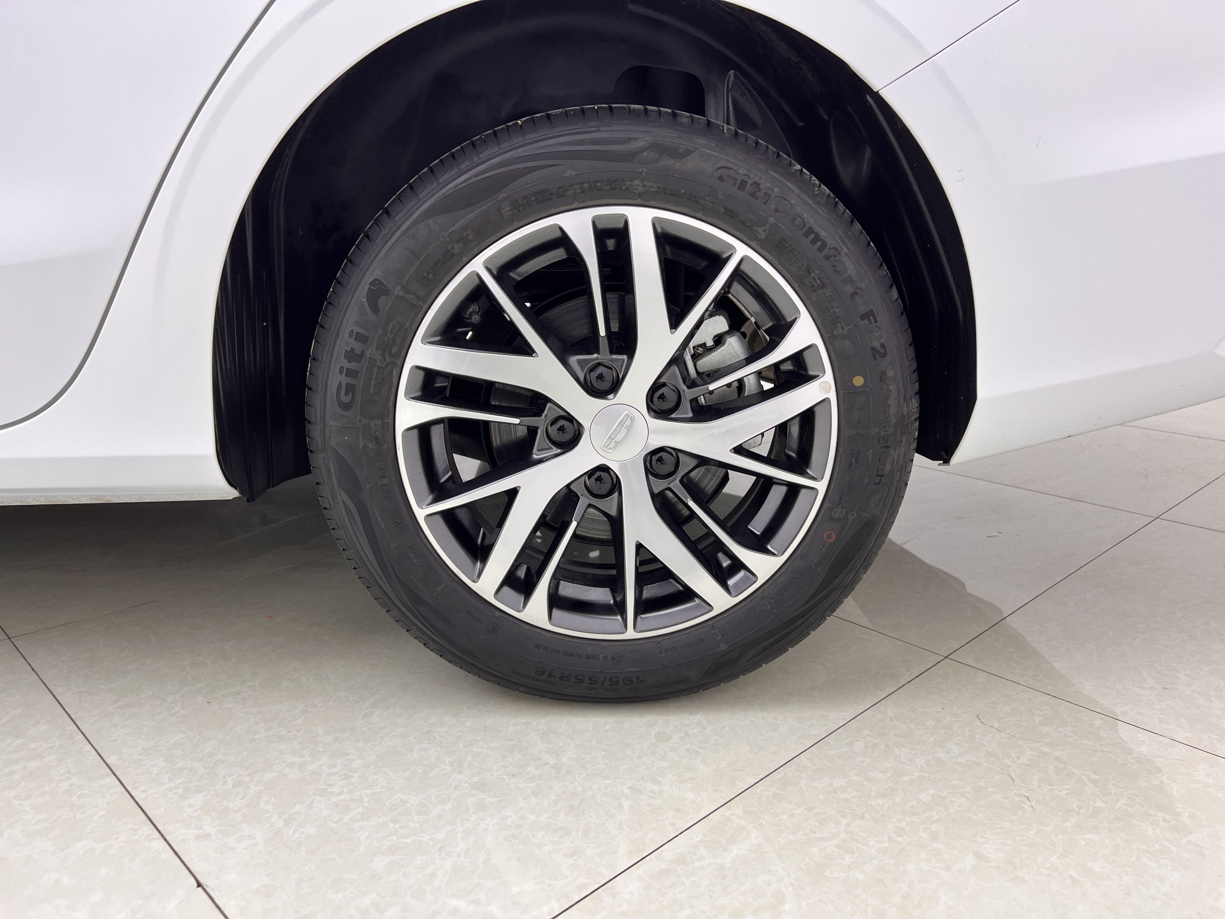 GEELY 2025 car image #7