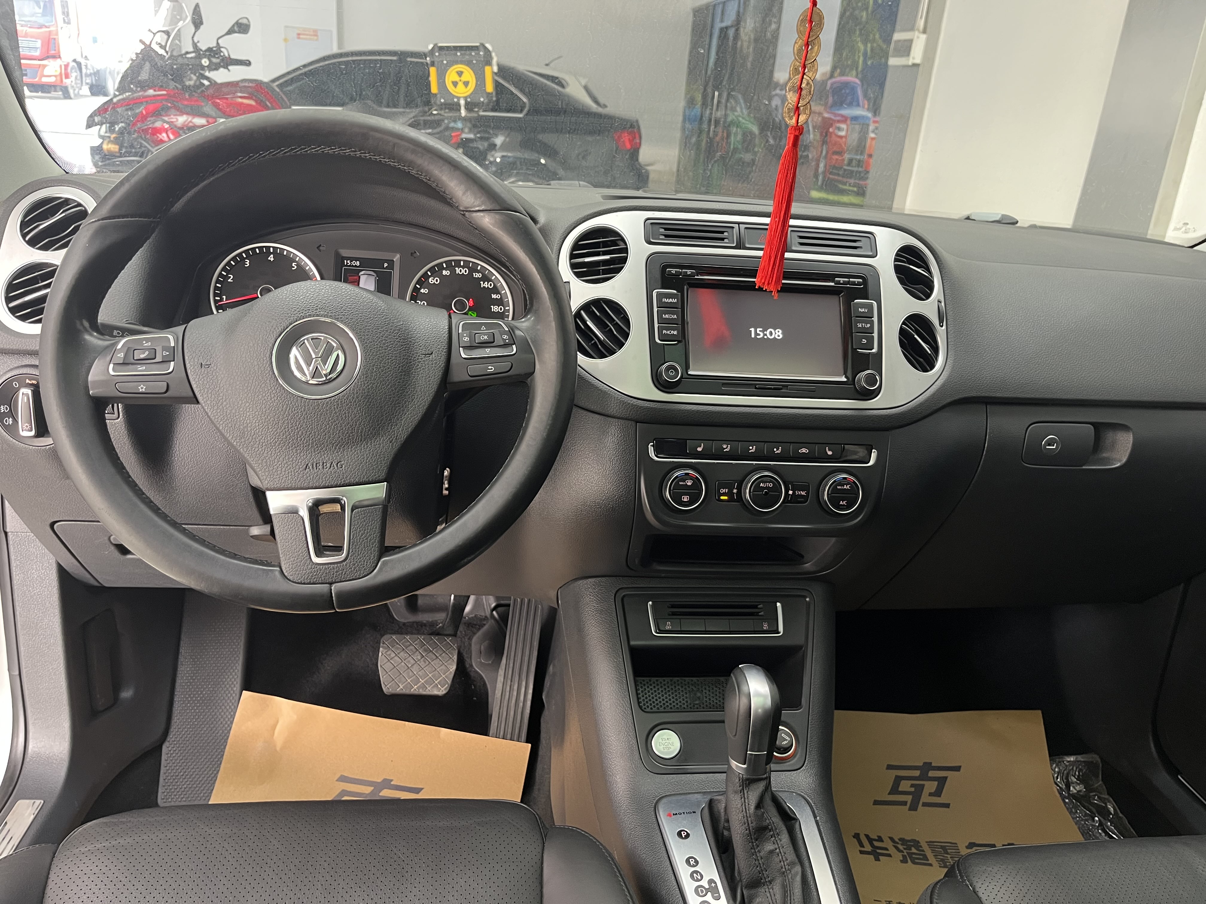 Volkswagen Tiguan 2015 car image #7