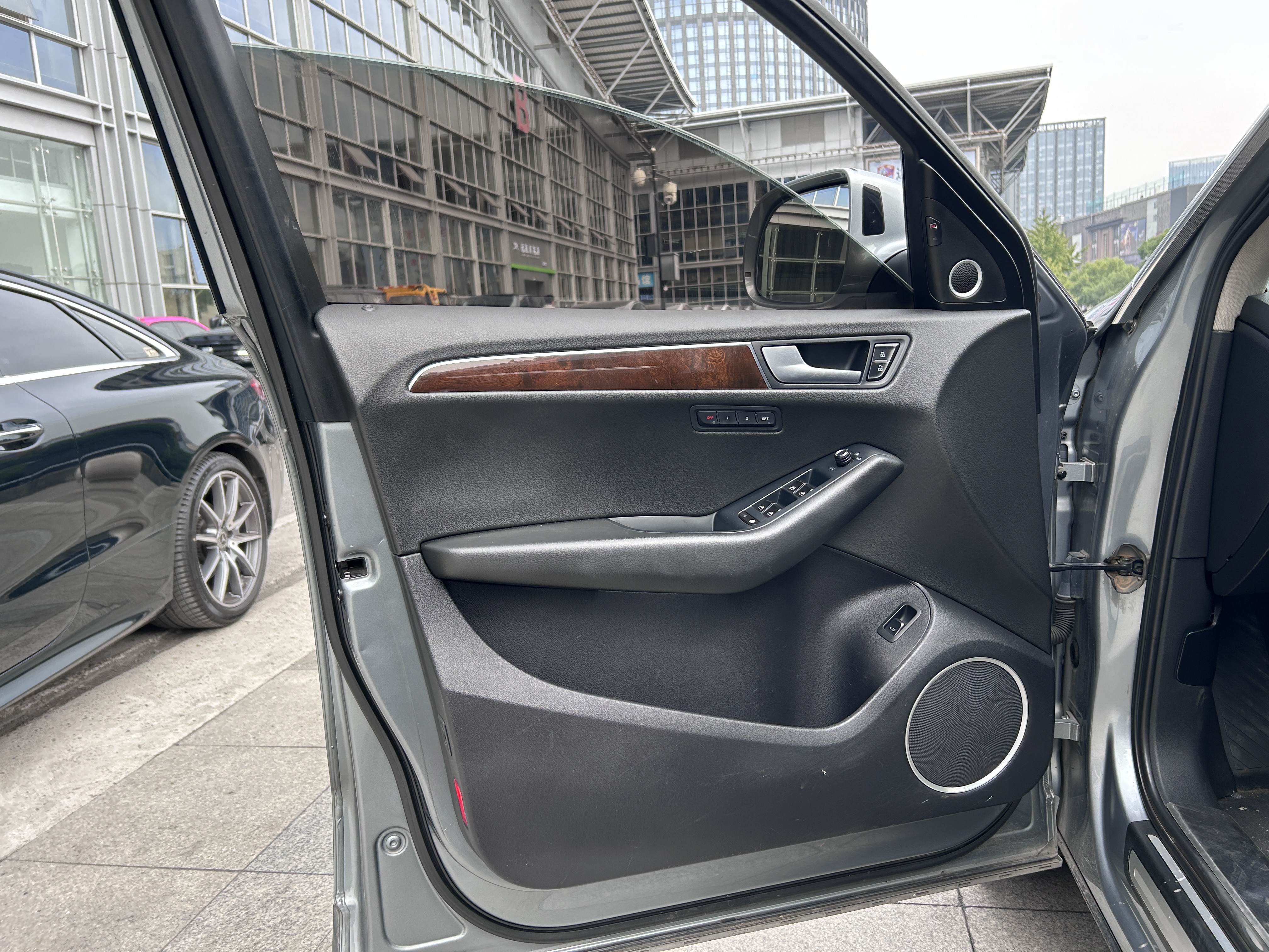 Audi Q5 (Imported) 2010 #7 Audi Q5 (Imported) 2010 car image #7