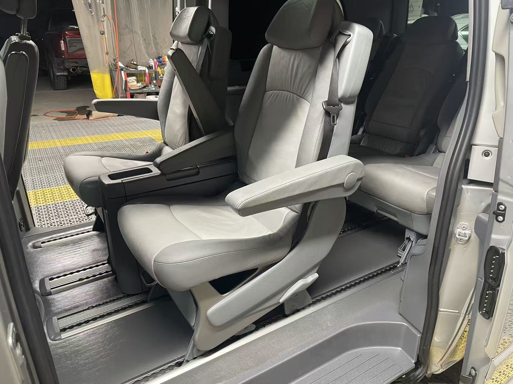 Mercedes-Benz Viano (Imported) 2008 car image #7