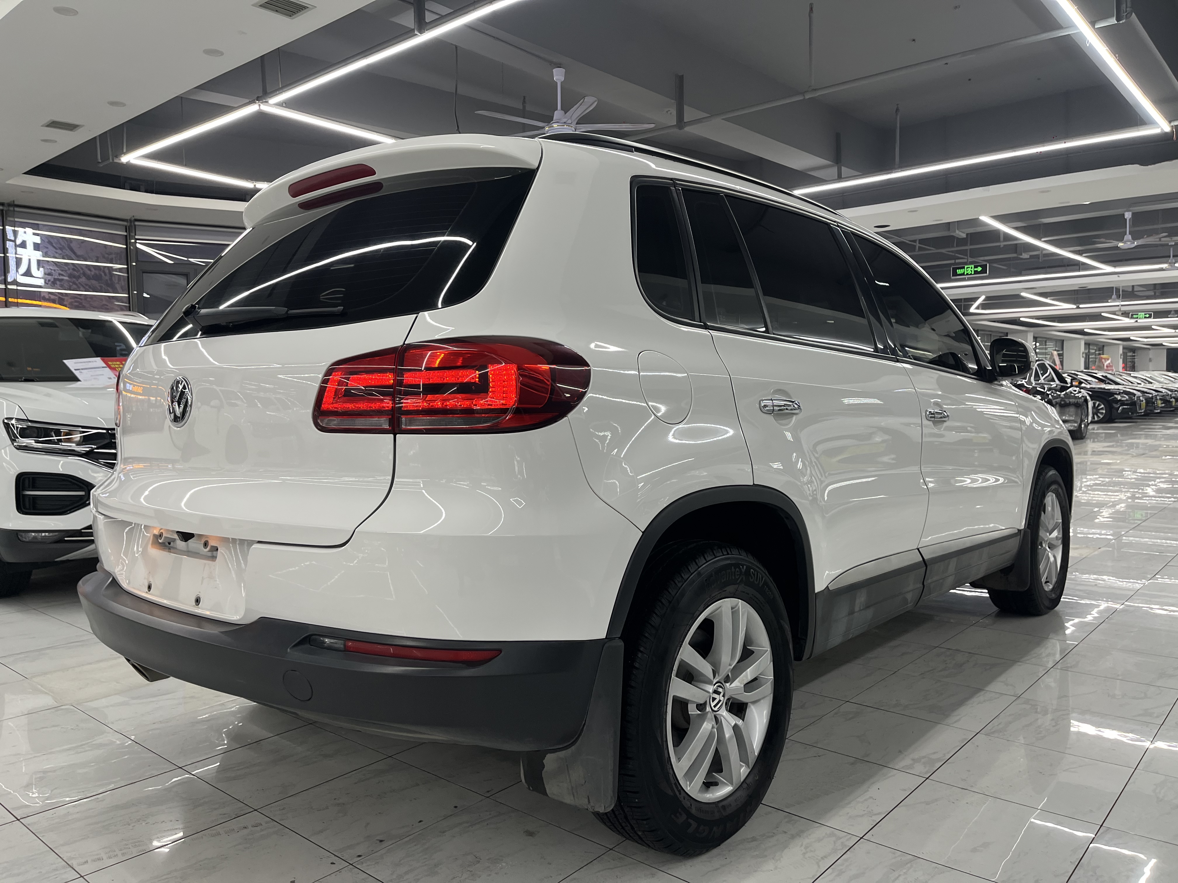 Volkswagen Tiguan 2015 car image #7