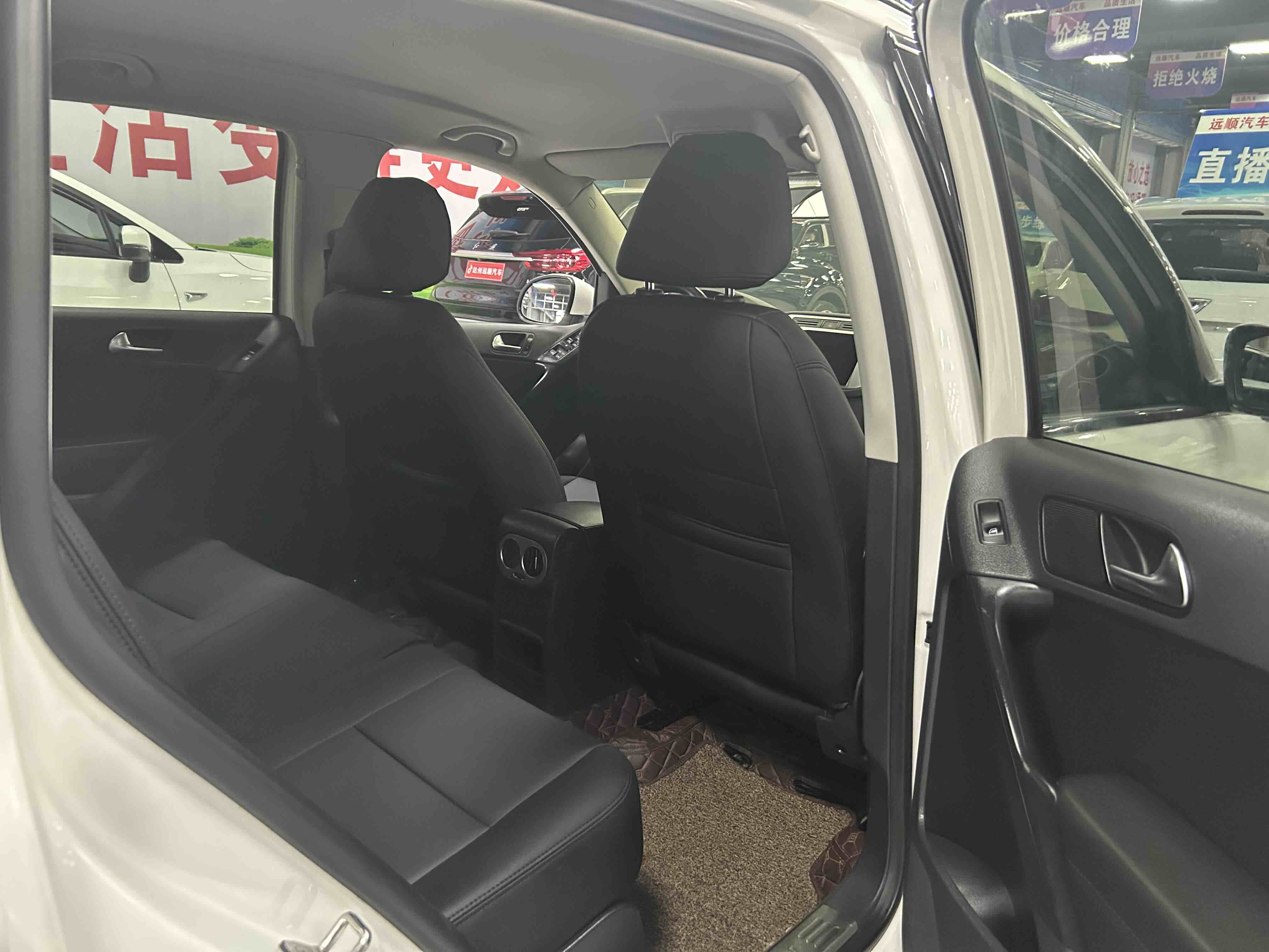 Volkswagen Tiguan 2015 car image #7