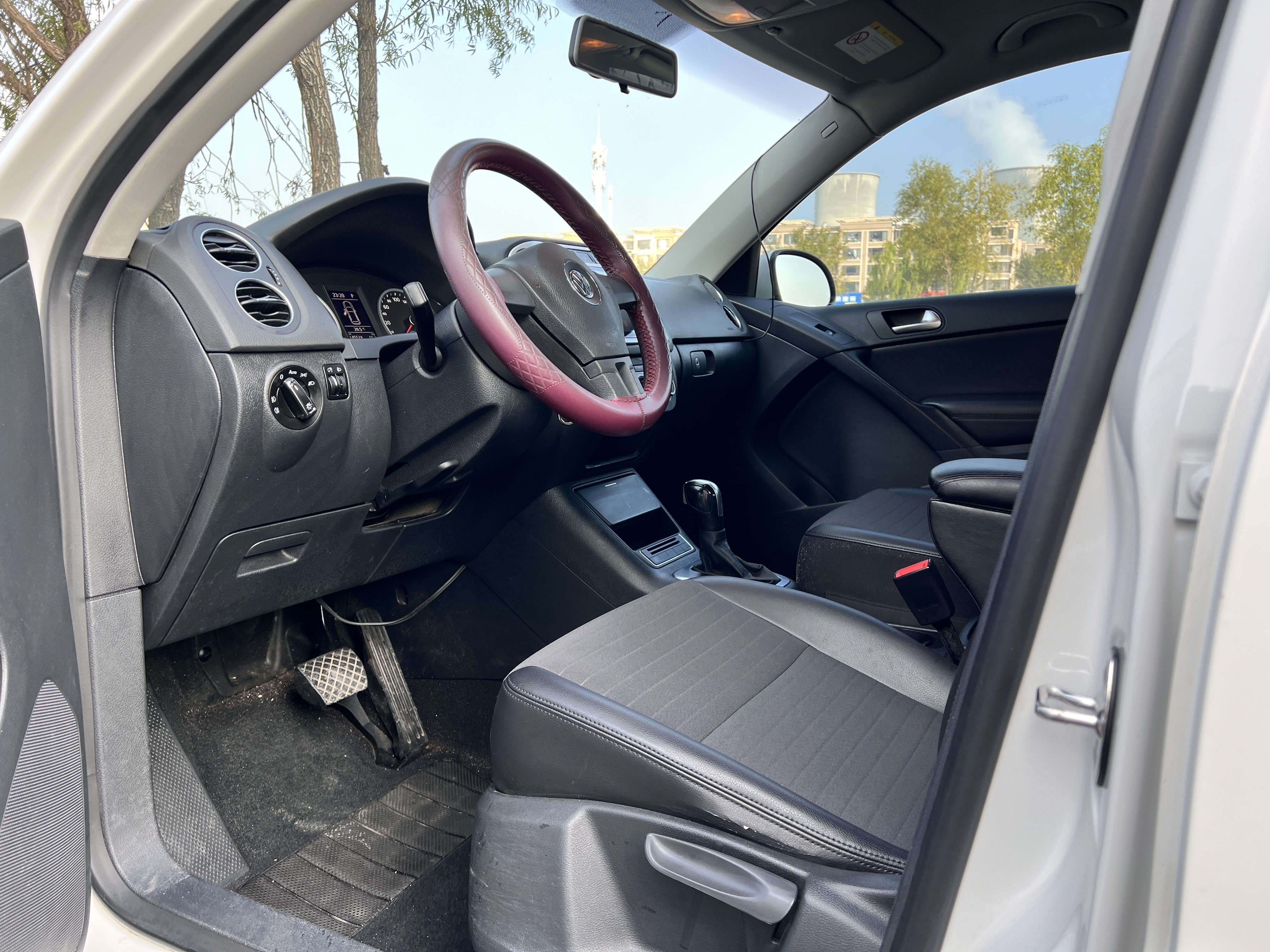 Volkswagen Tiguan 2015 car image #7