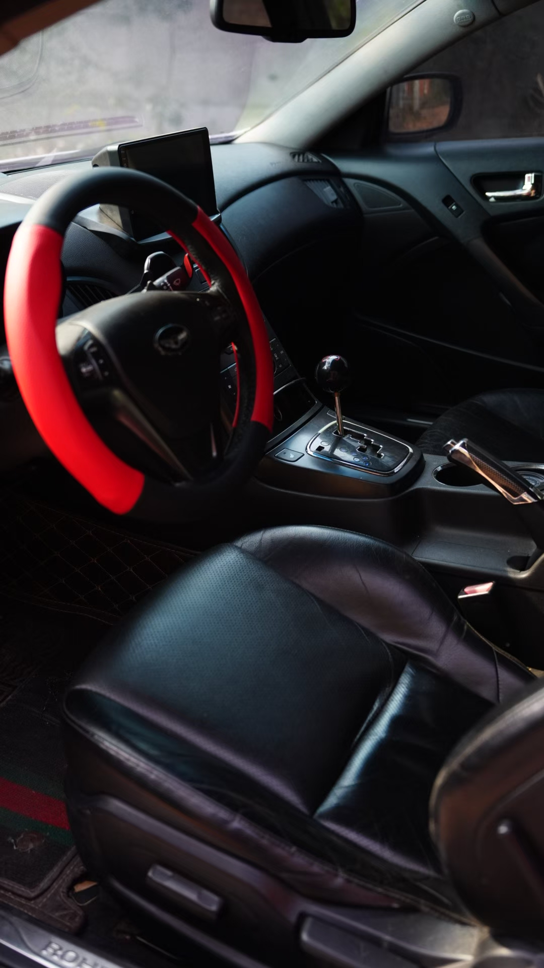 Hyundai Rohens-Coupe 2011 car image #7