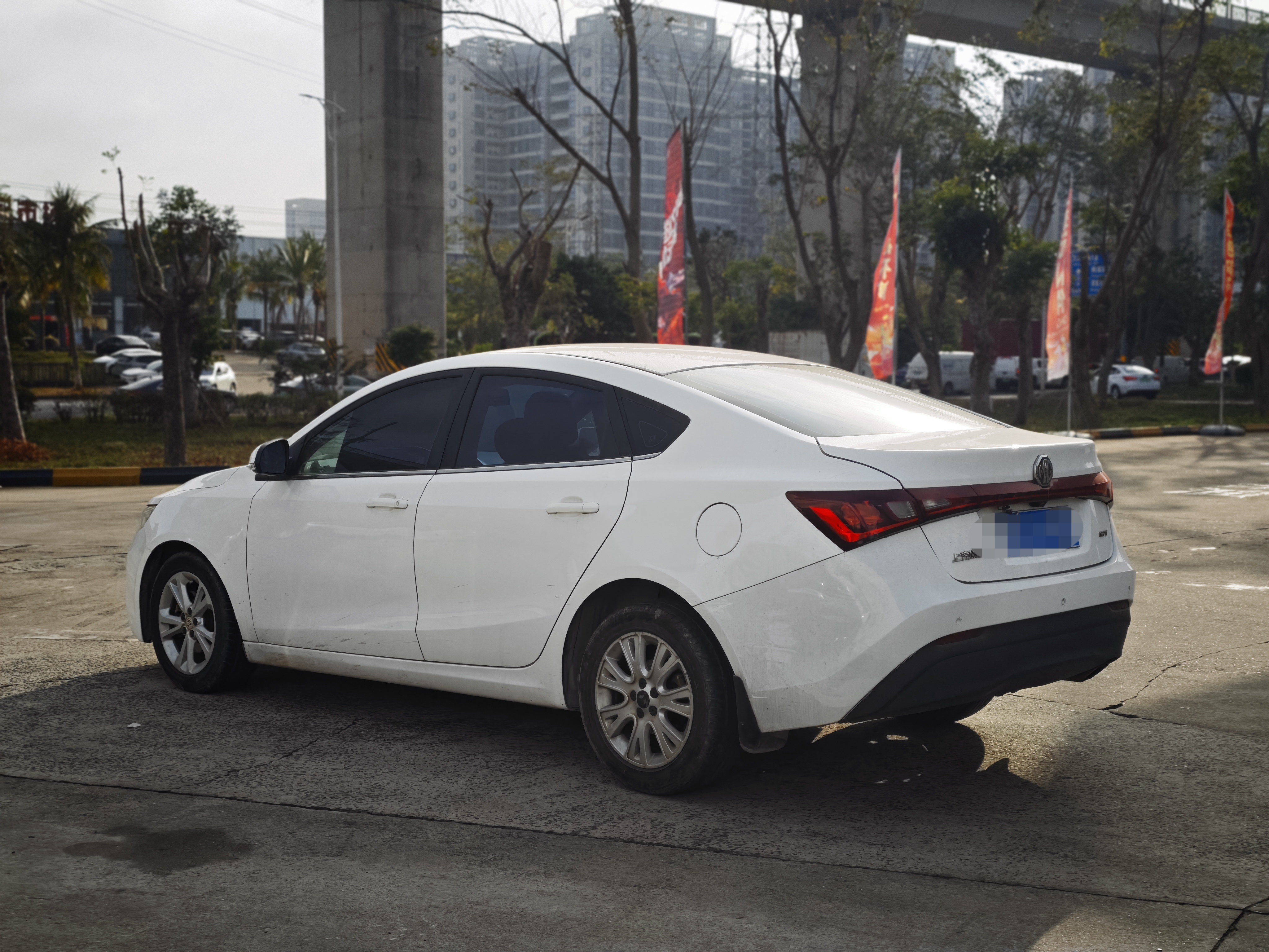 MG GT 2014 car image #7