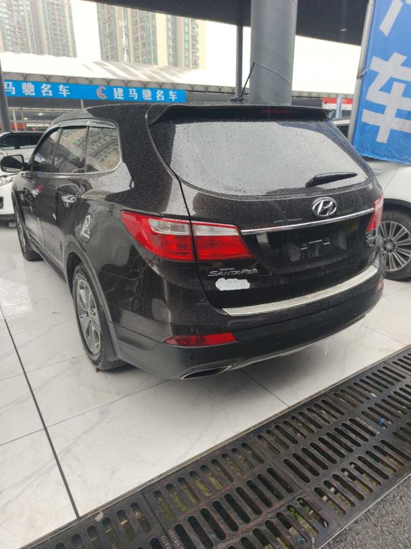 Hyundai Grand Santa Fe 2017 car image #7