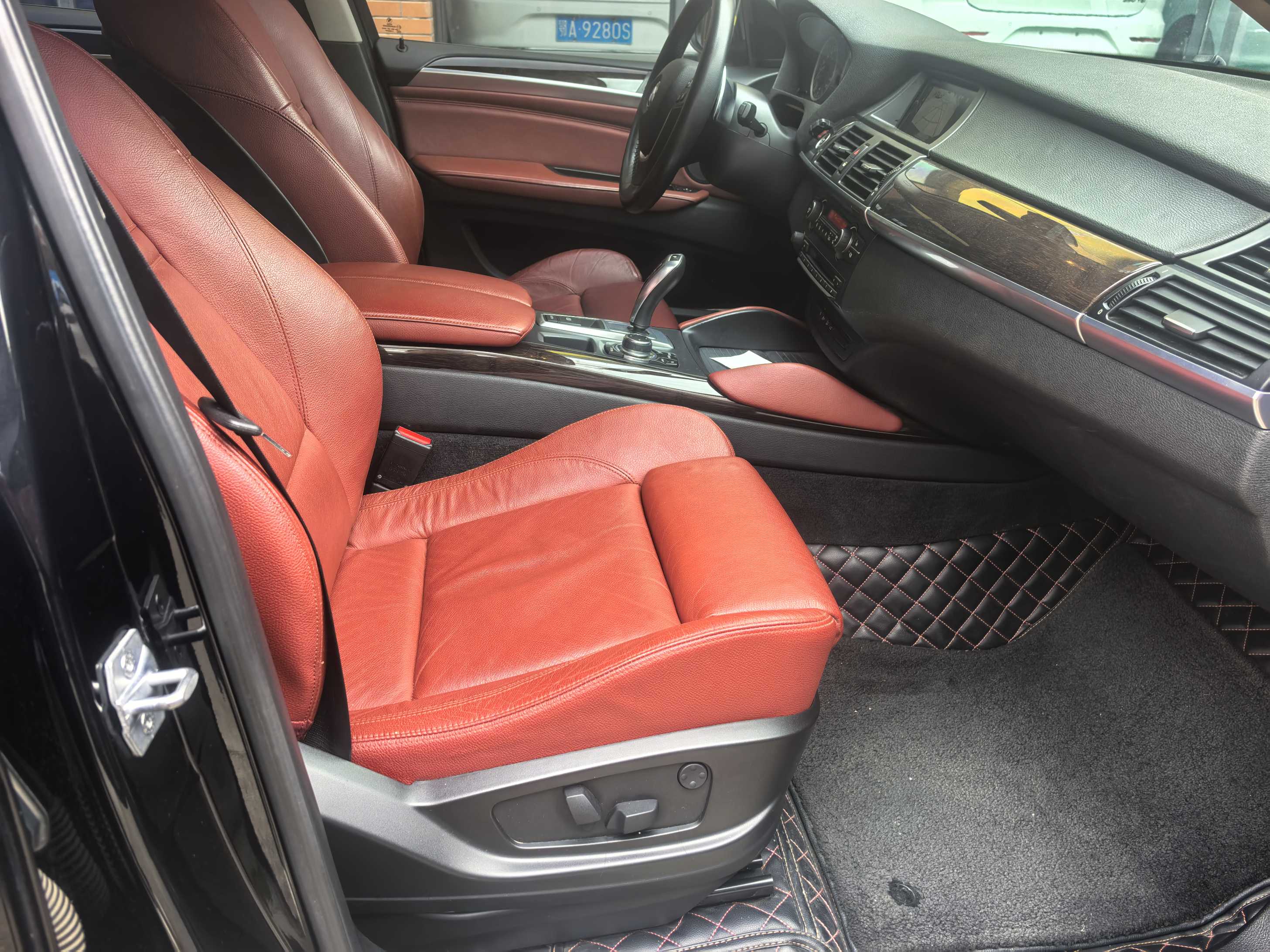 BMW X6 2015 изображение автомобиля #7