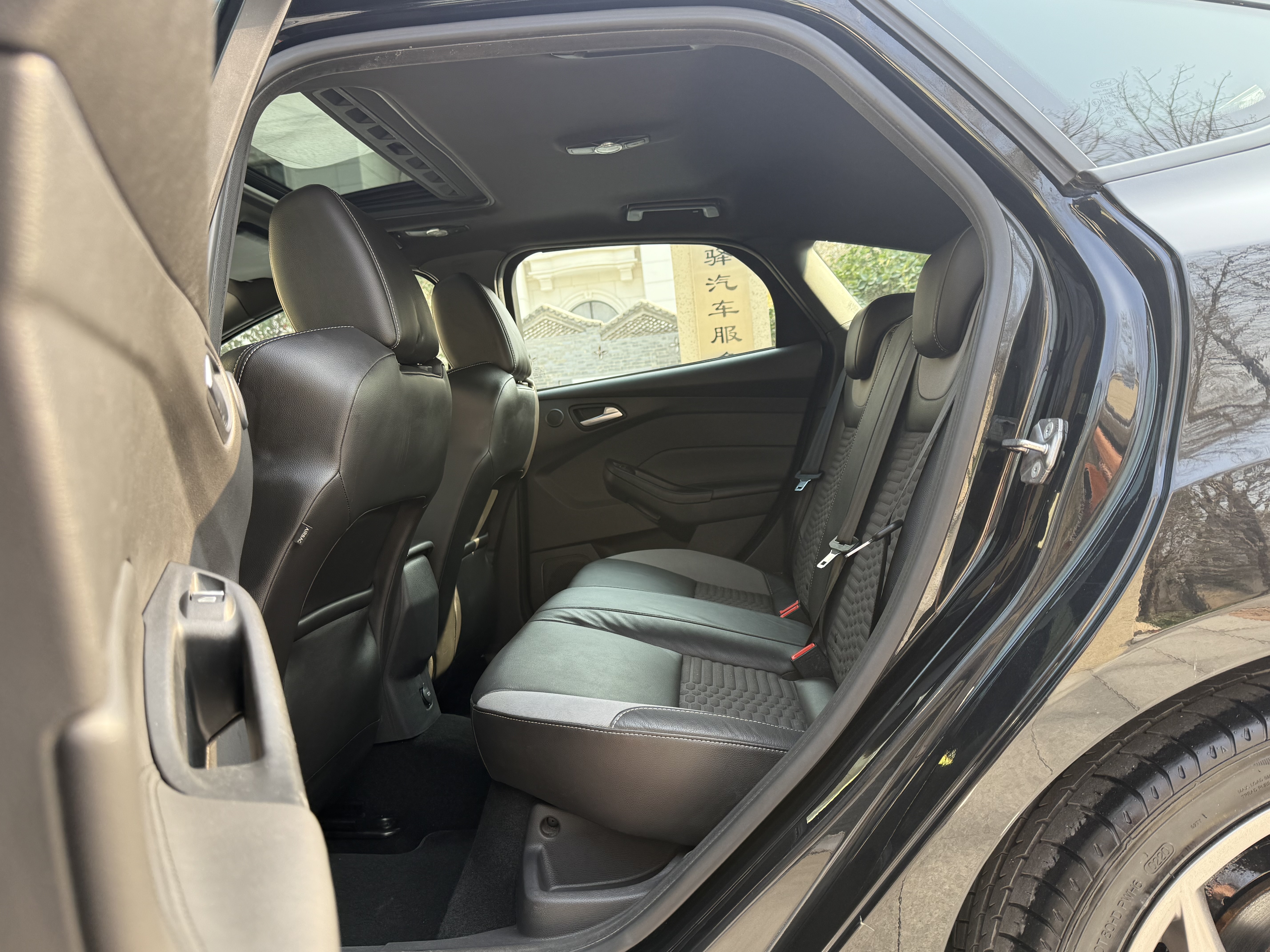 Ford Focus (Imported) 2014 imagem de carro #7