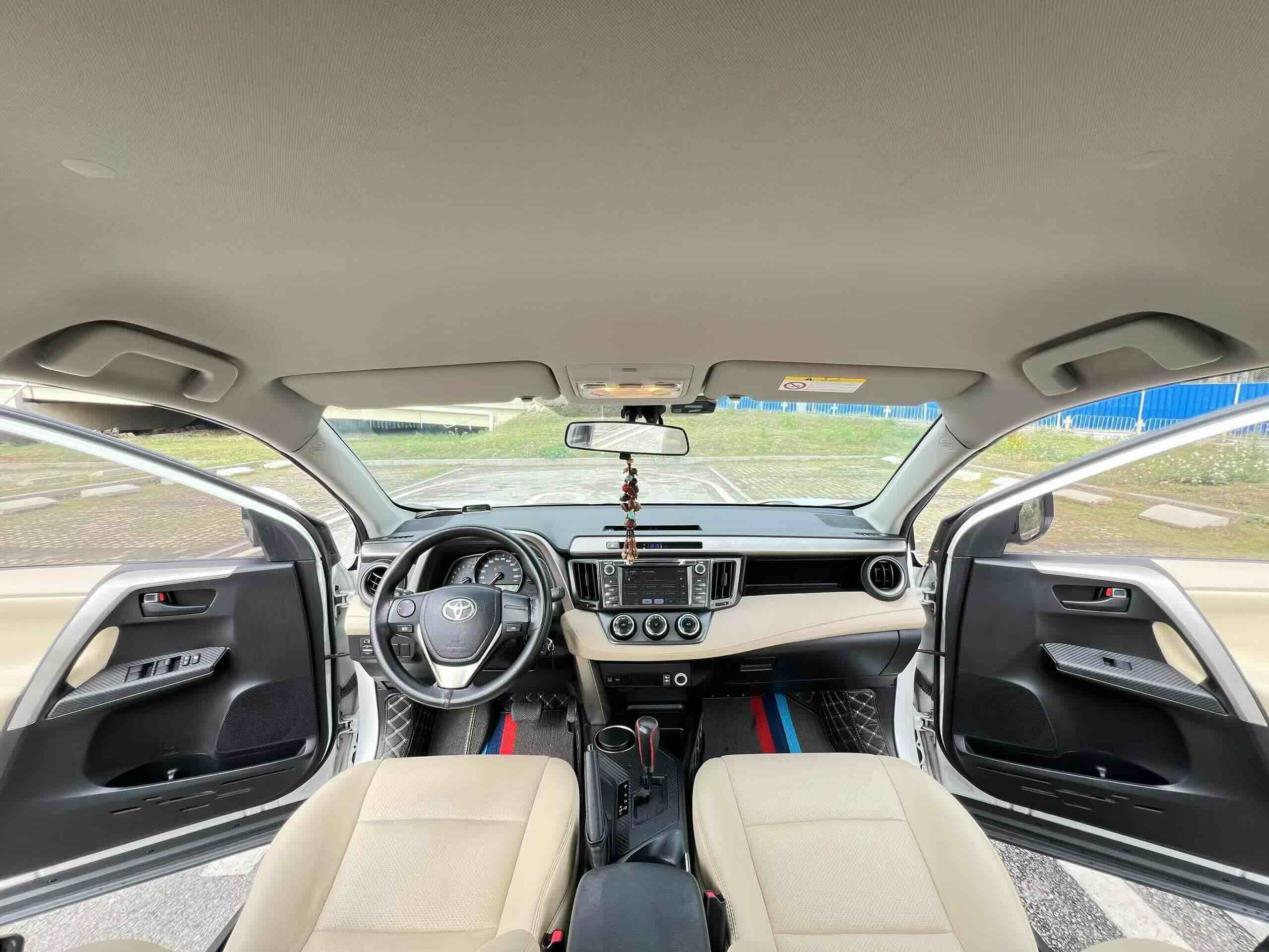 Toyota RAV4 2015 immagine di auto #7