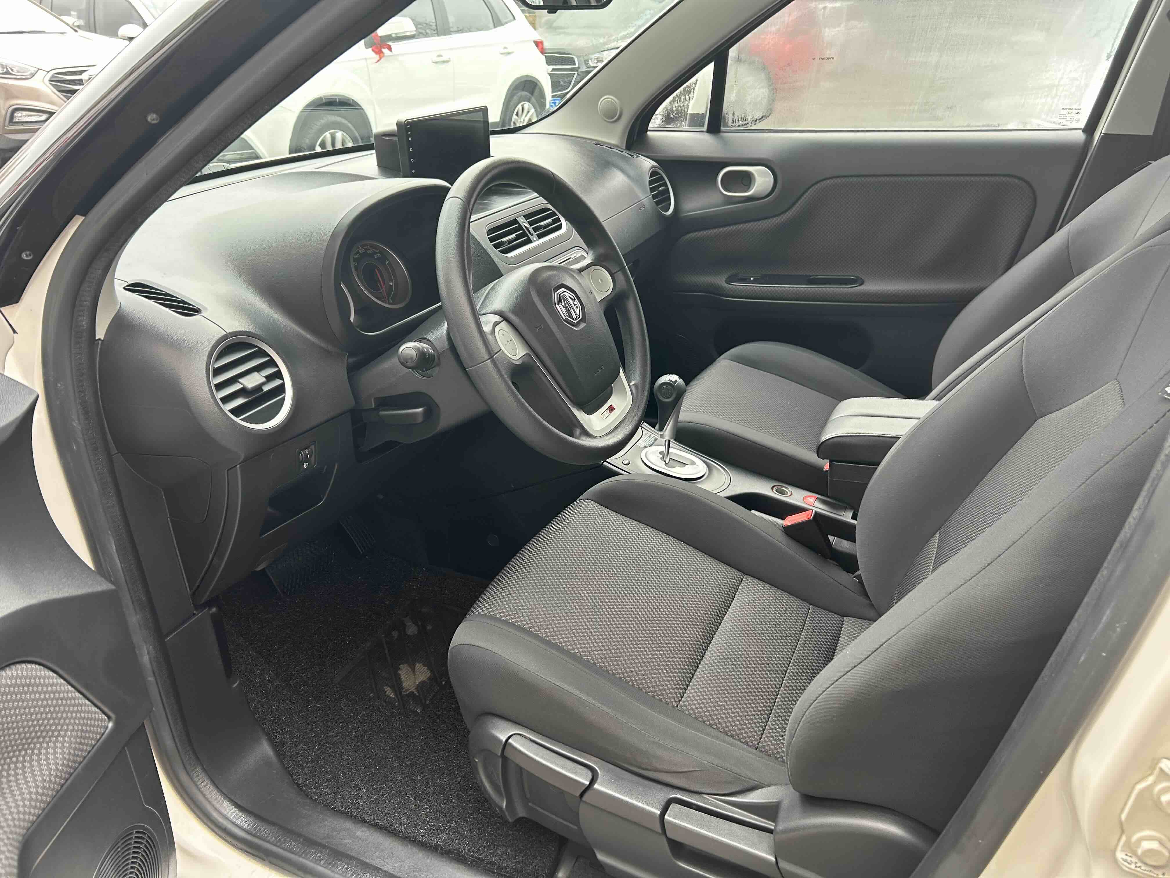 MG 3 2014 car image #7