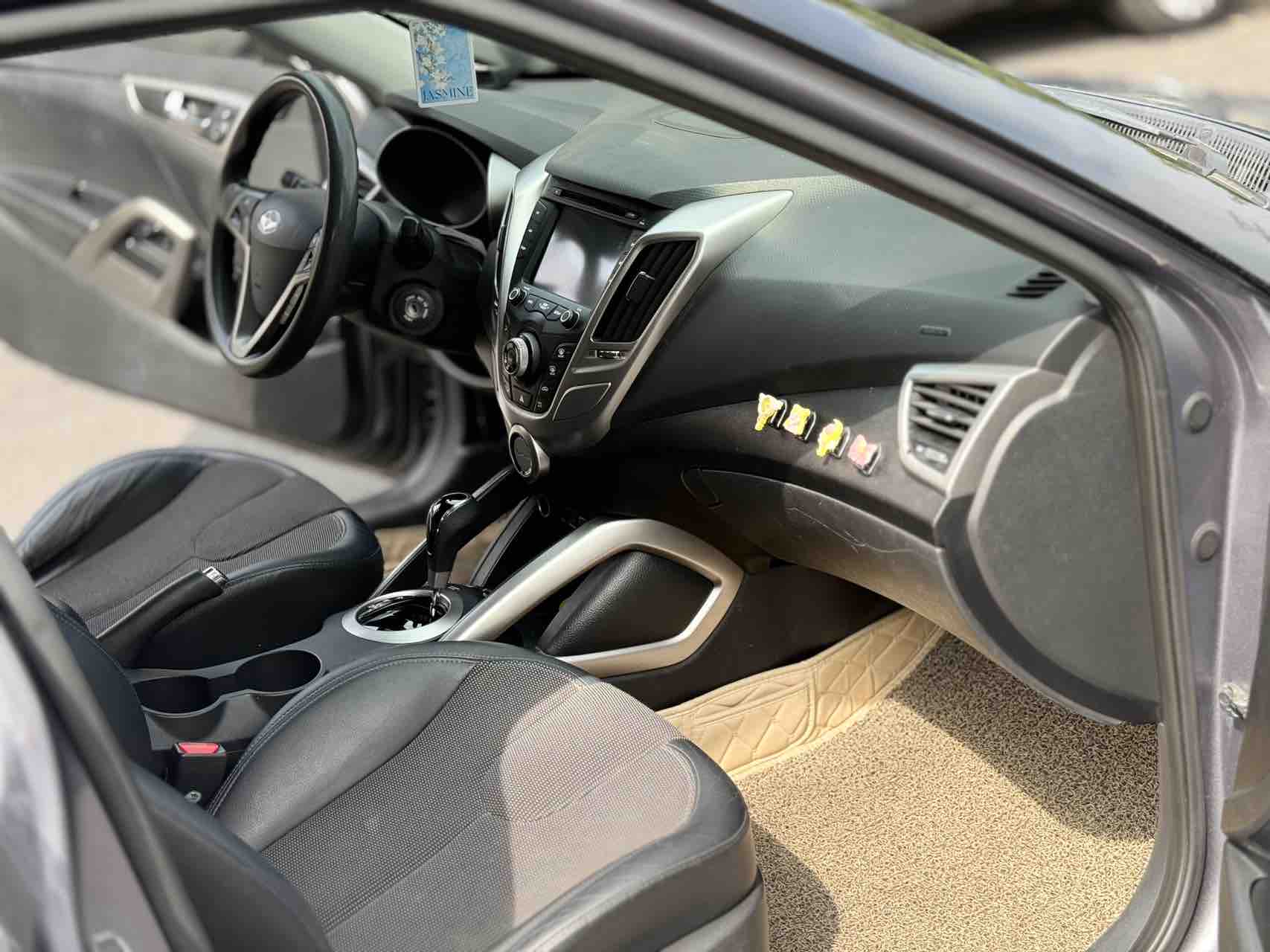 Hyundai Veloster 2012 #7 Hyundai Veloster 2012 car image #7