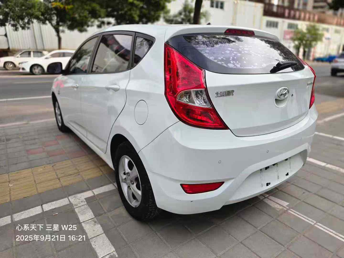 Hyundai Reina Hatchback 2016 imagem de carro #7