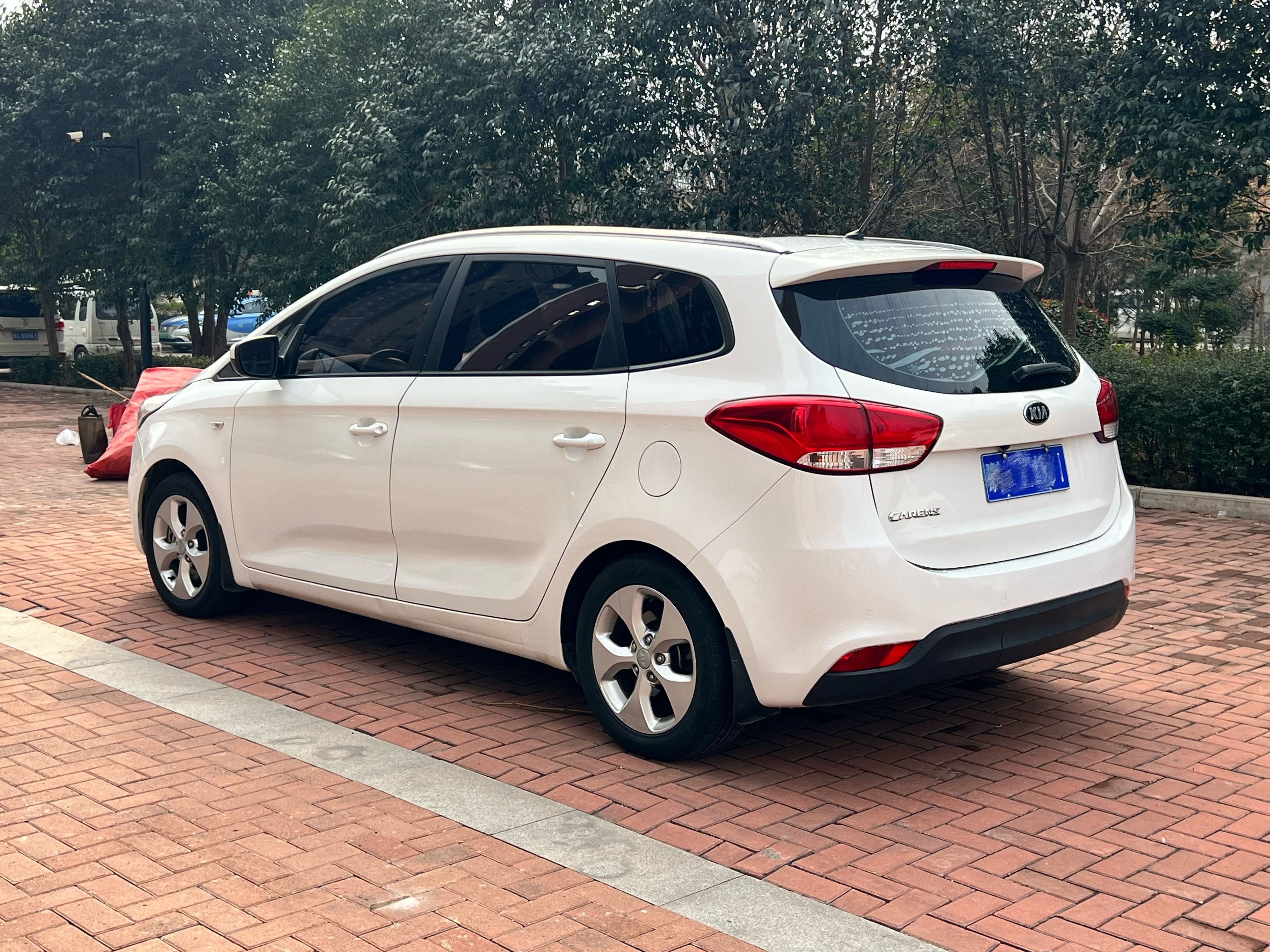 Kia Carens 2016 immagine di auto #7