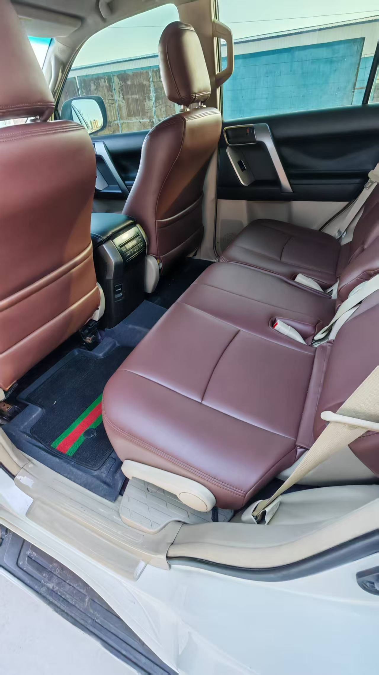 Toyota Prado (Imported) 2010 car image #7