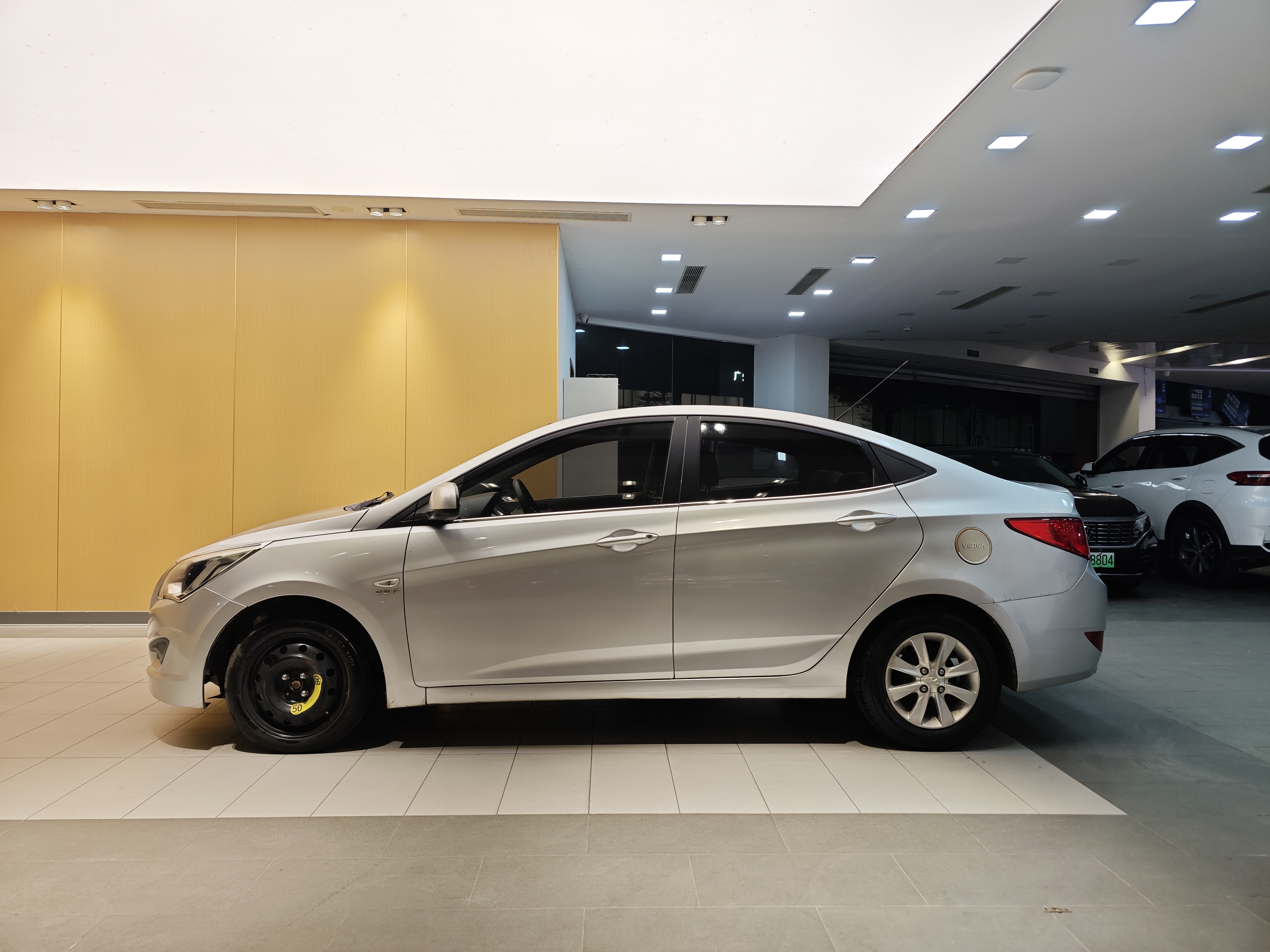 Hyundai Reina 2015 imagem de carro #7