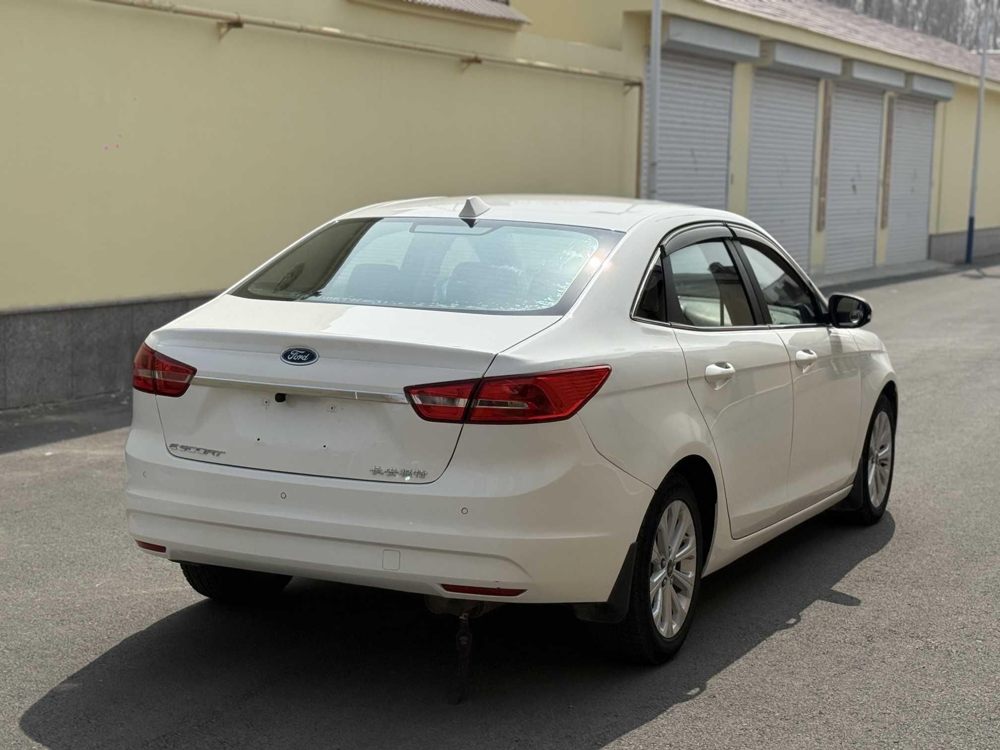 Ford Escort 2016 immagine di auto #7