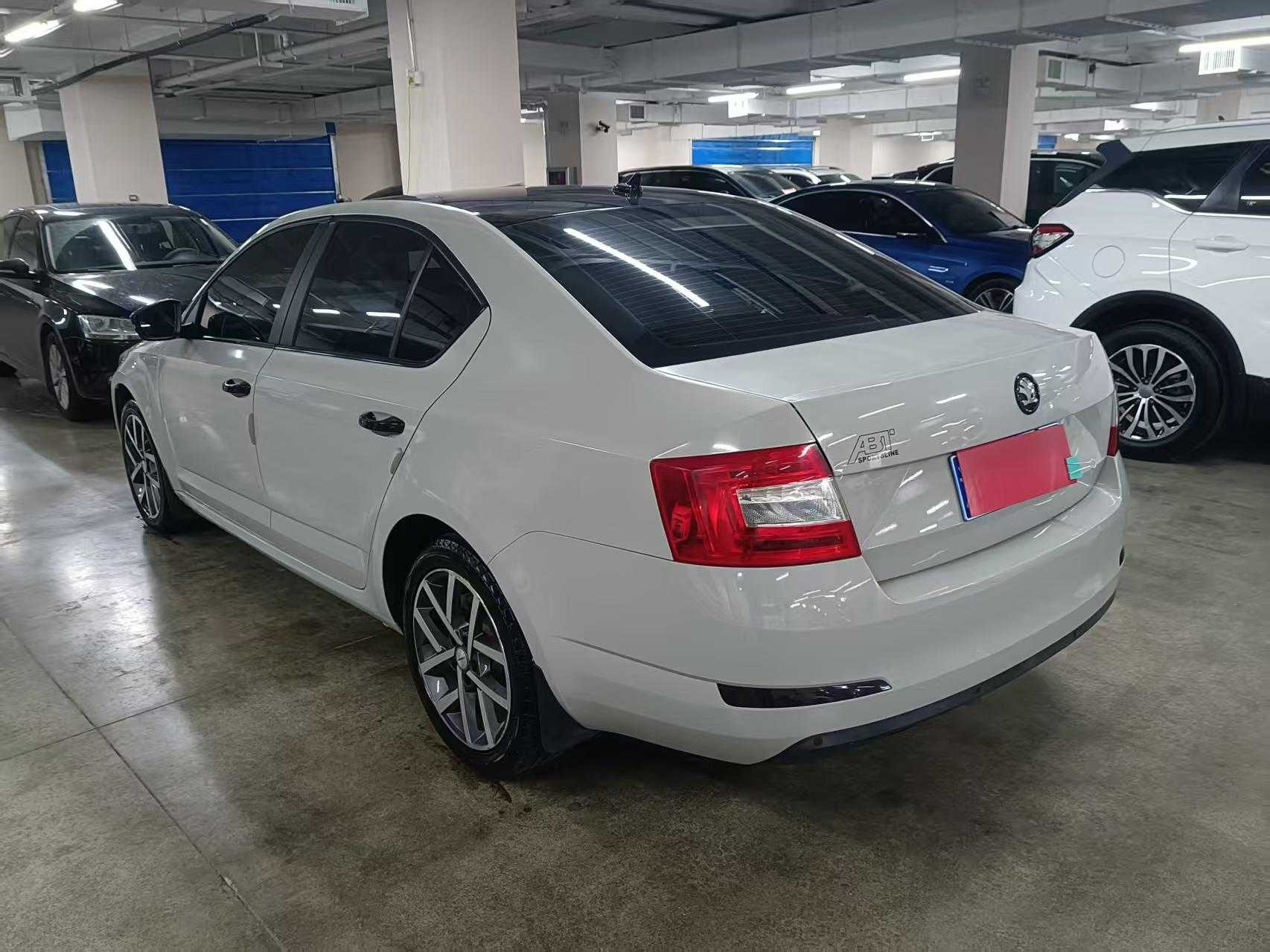 Skoda Octavia 2015 car image #7