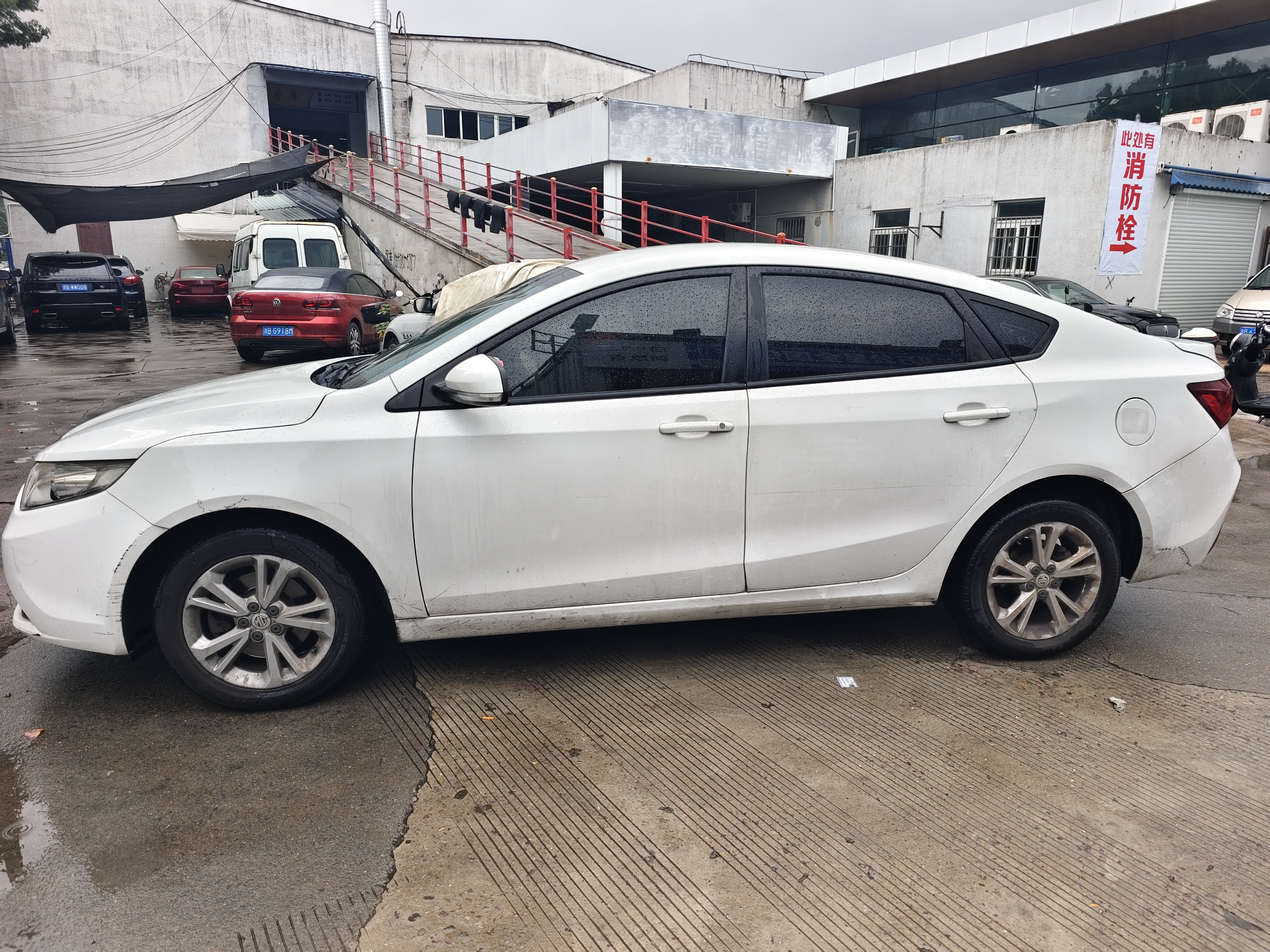 MG GT 2015 car image #7