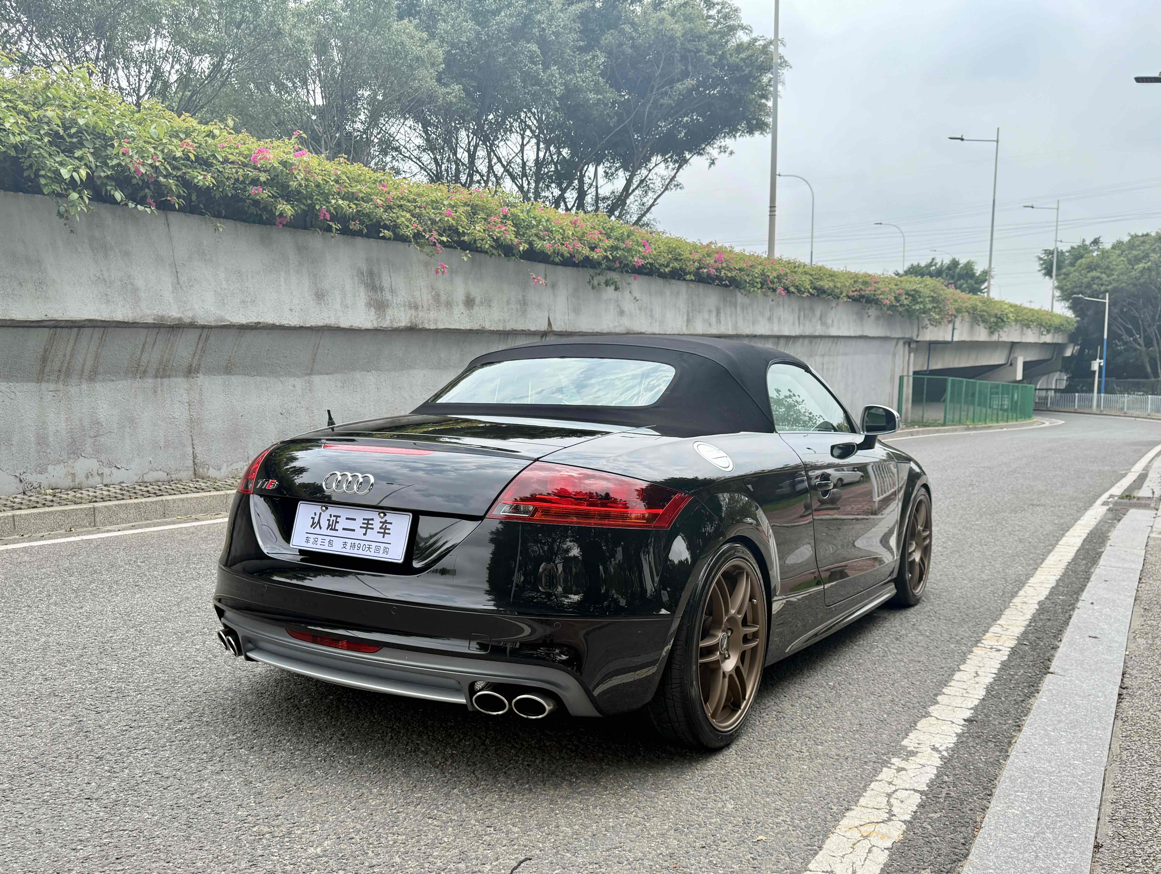 Audi TTS 2011 car image #7