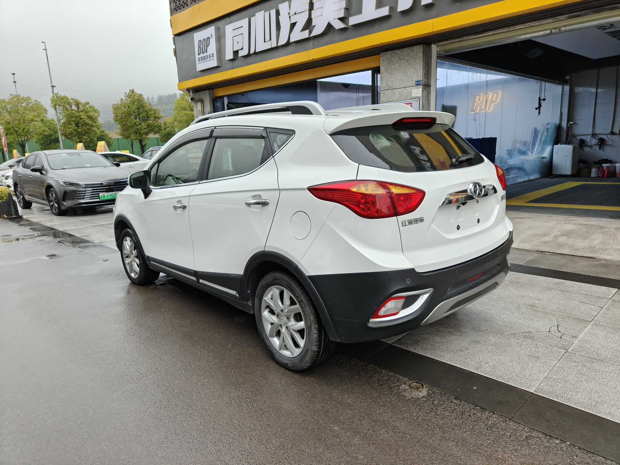 JAC 2015 car image #7
