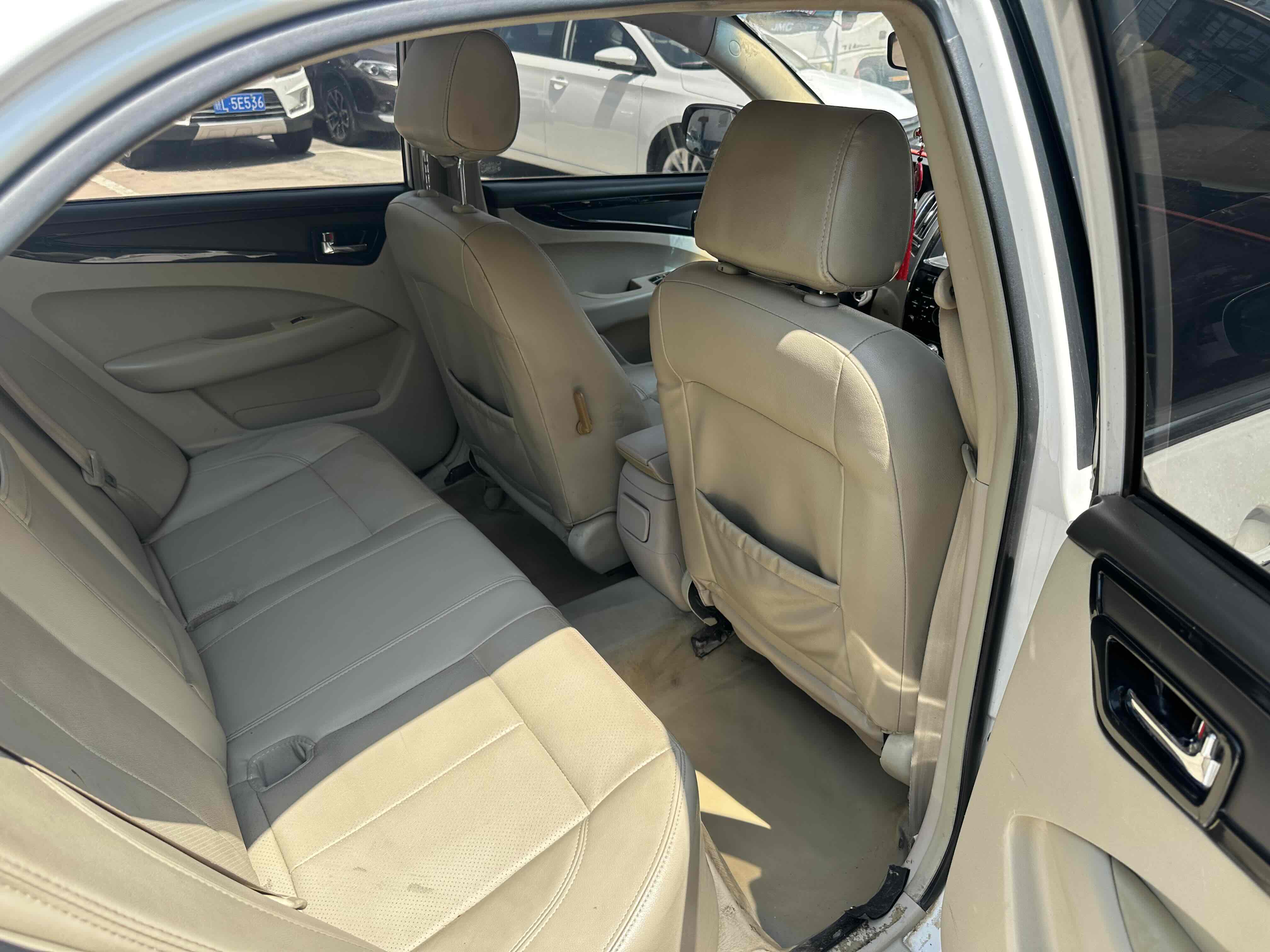 GEELY GC7 2014 car image #7