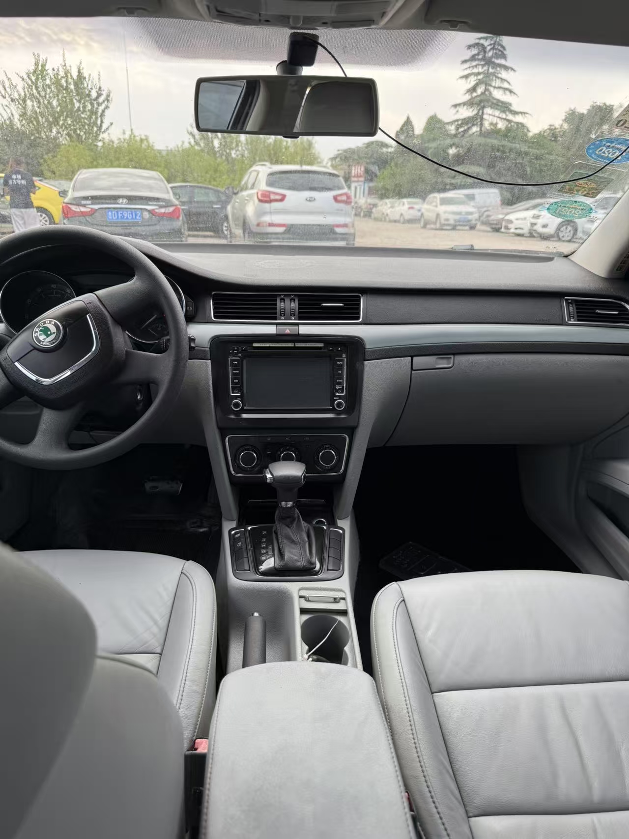 Skoda Superb 2011 imagem de carro #7