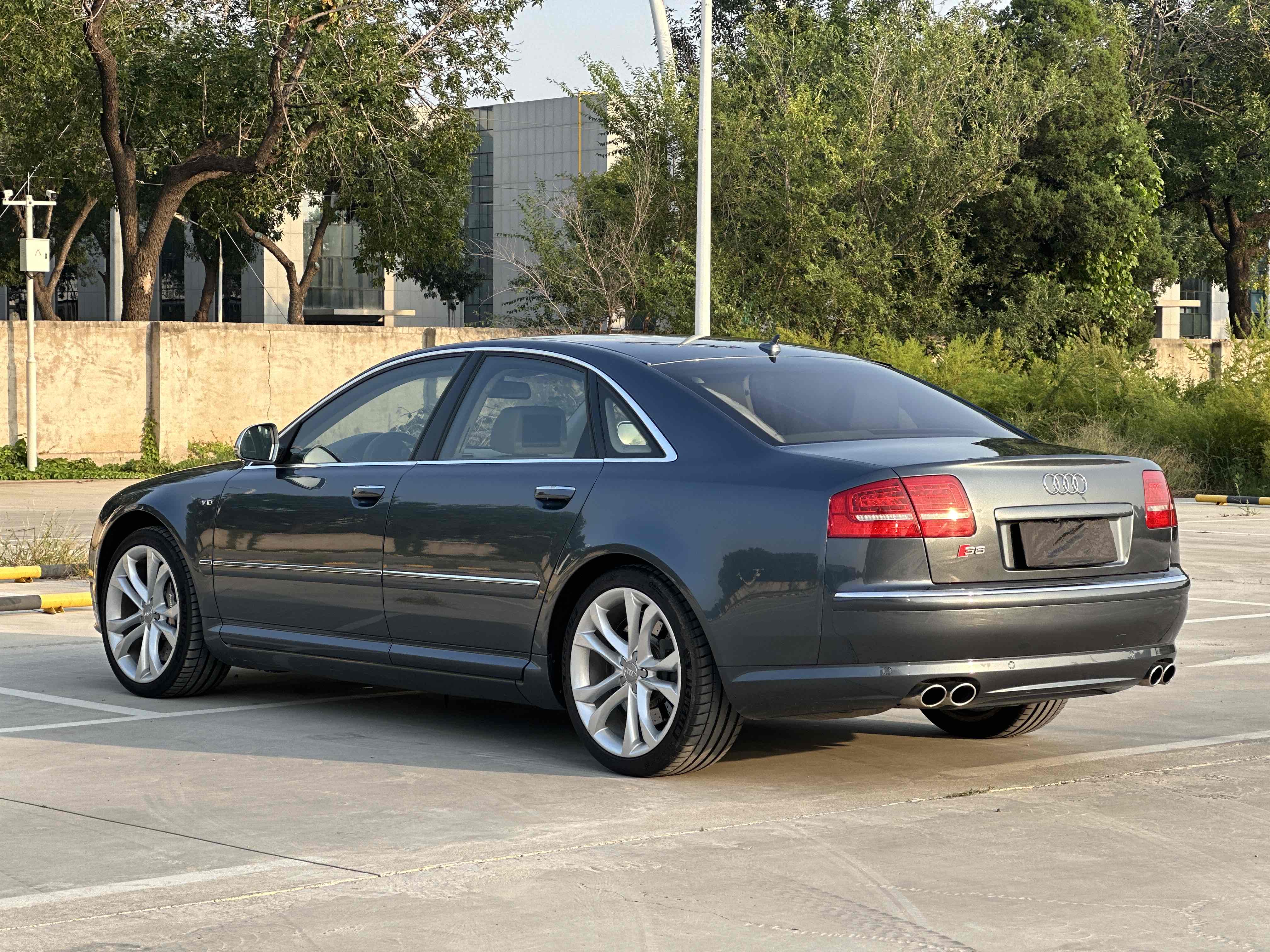 Audi S8 2008 изображение автомобиля #7
