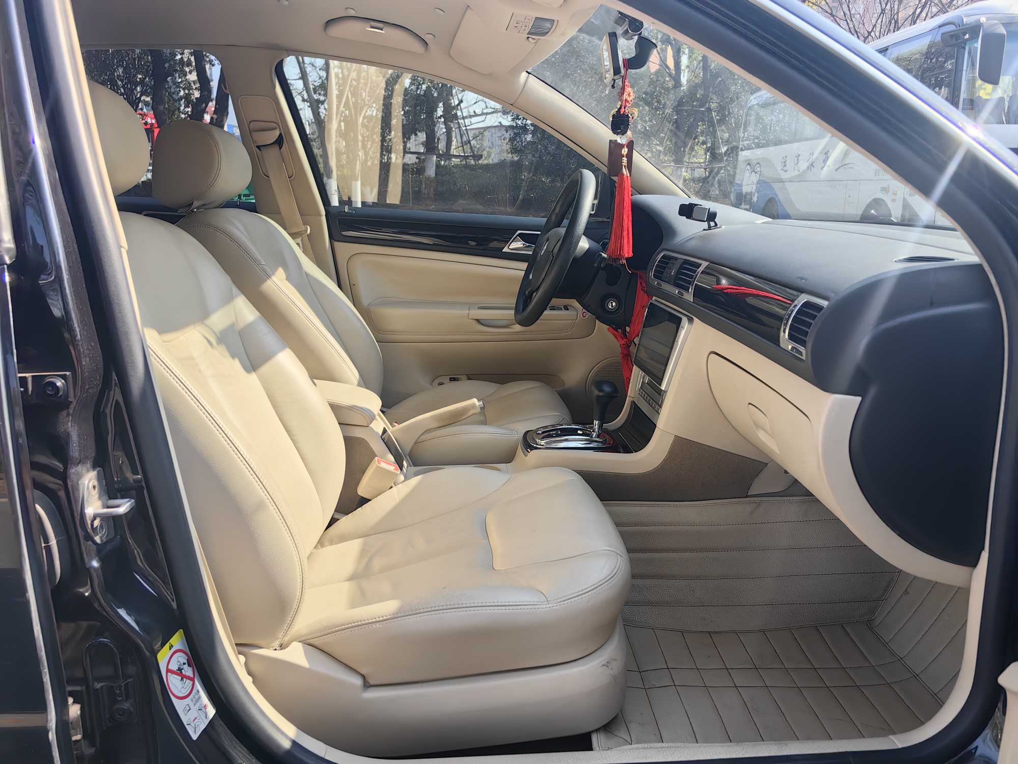 Volkswagen Passat Lingyu 2012 car image #7